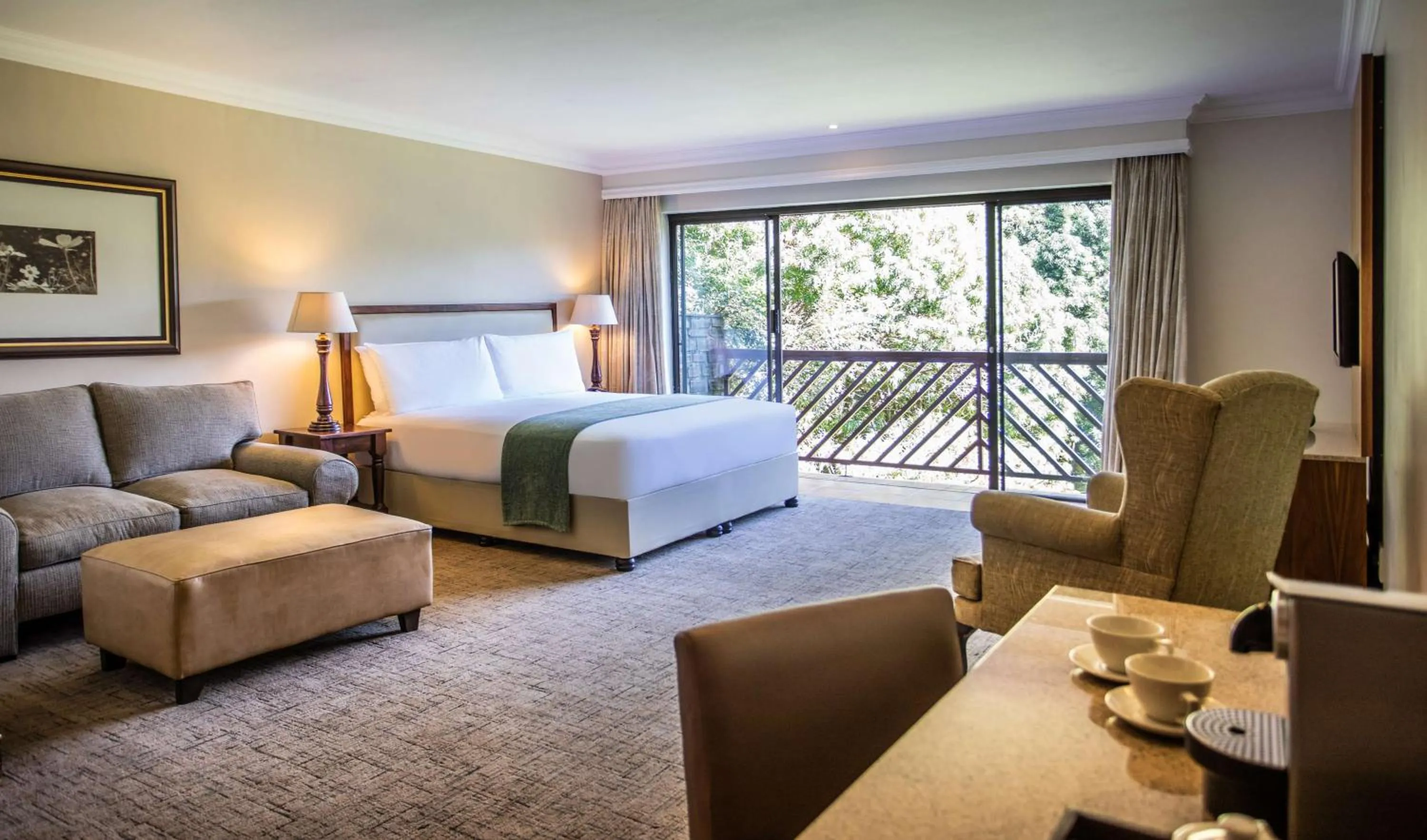 Photo of the whole room, Bed in Drakensberg Sun Resort