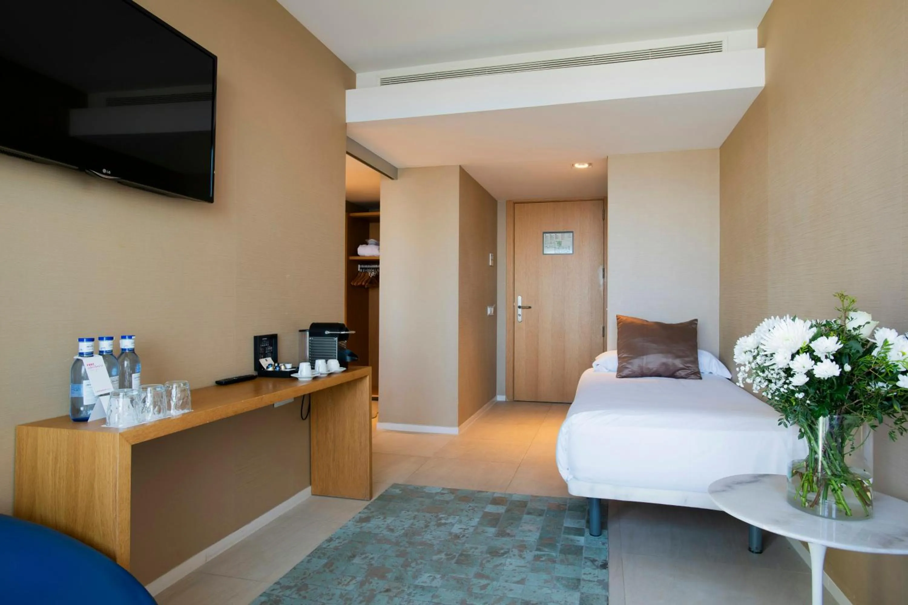 Photo of the whole room, Bed in Leonardo Boutique Hotel Mallorca Port Portals - Adults only