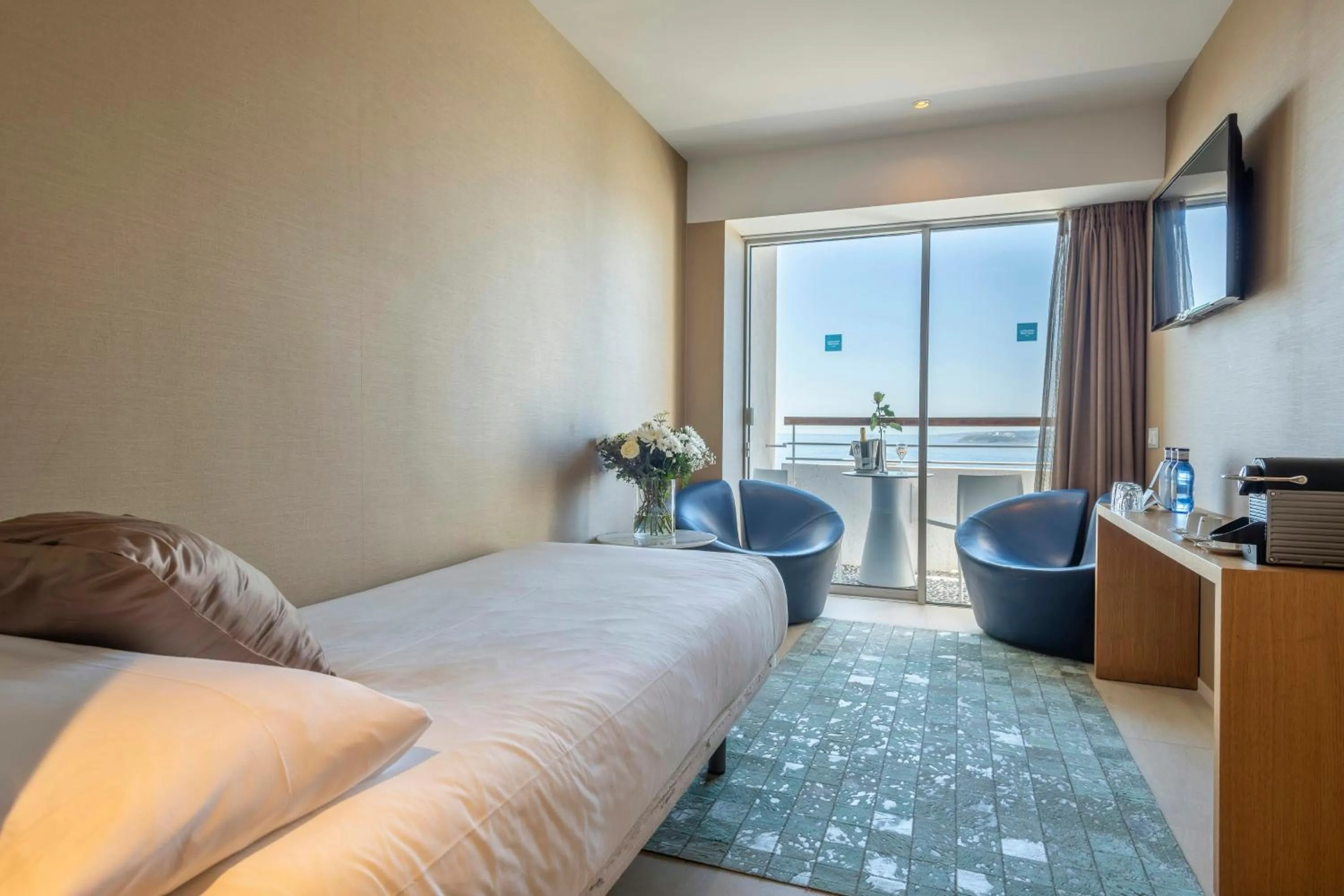 Beach, Bed in Leonardo Boutique Hotel Mallorca Port Portals - Adults only