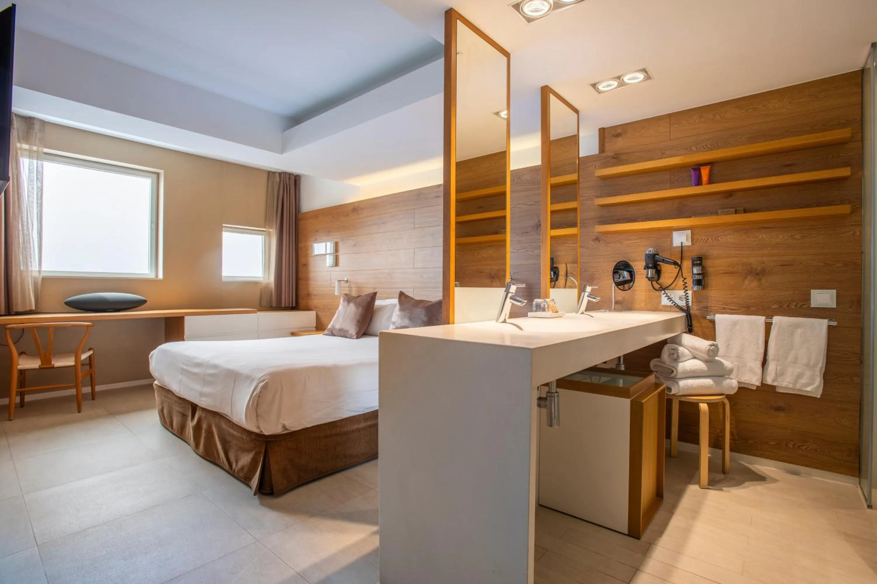 Bathroom, Bed in Leonardo Boutique Hotel Mallorca Port Portals - Adults only