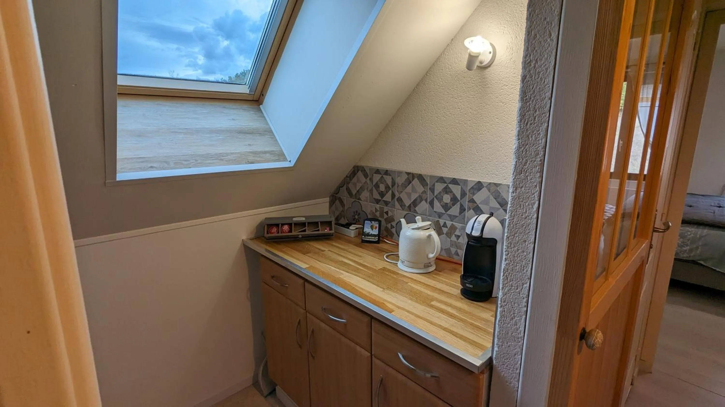 Coffee/tea facilities in Au Bonheur de Cisse