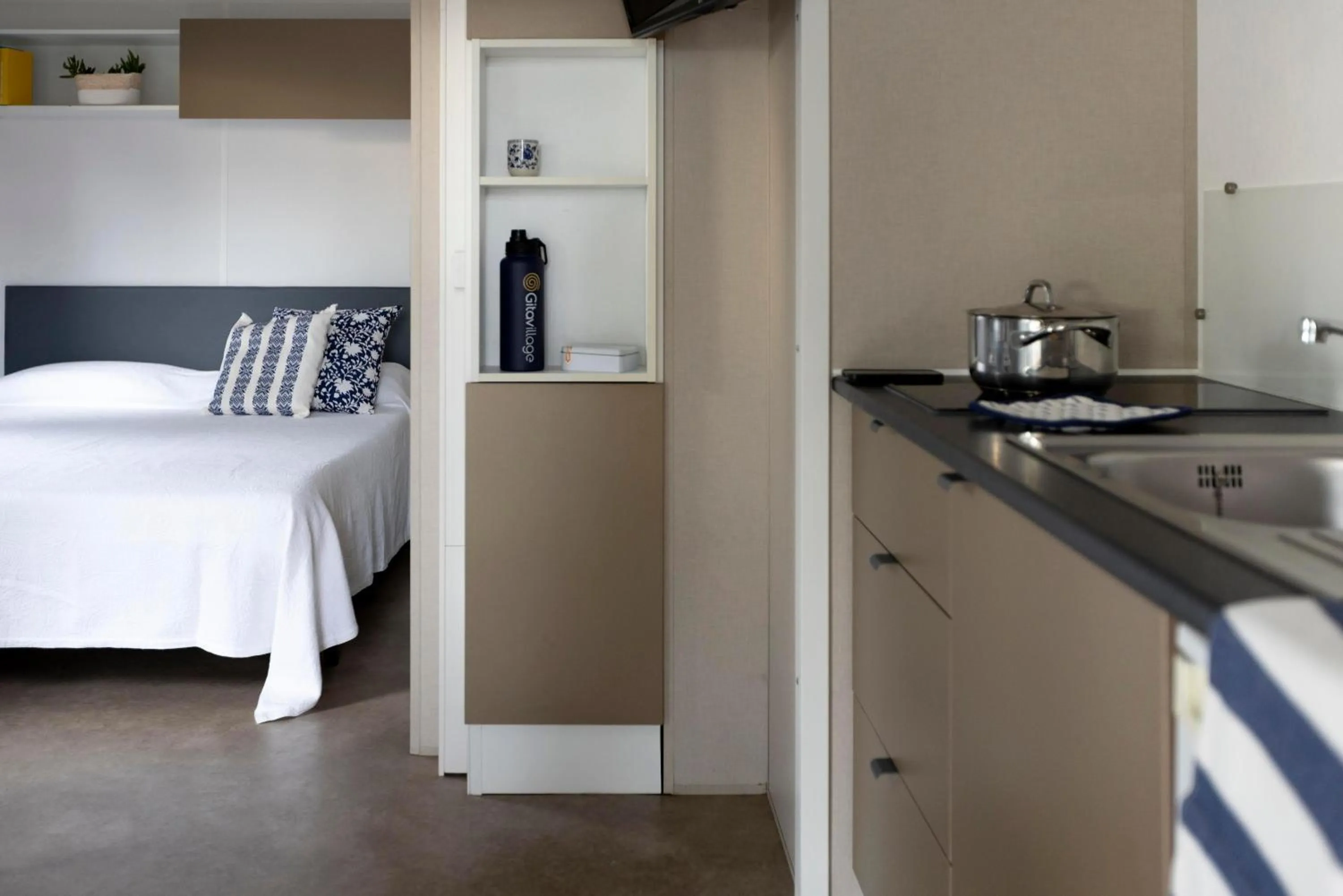 Photo of the whole room, Bed in Gitavillage Argentario