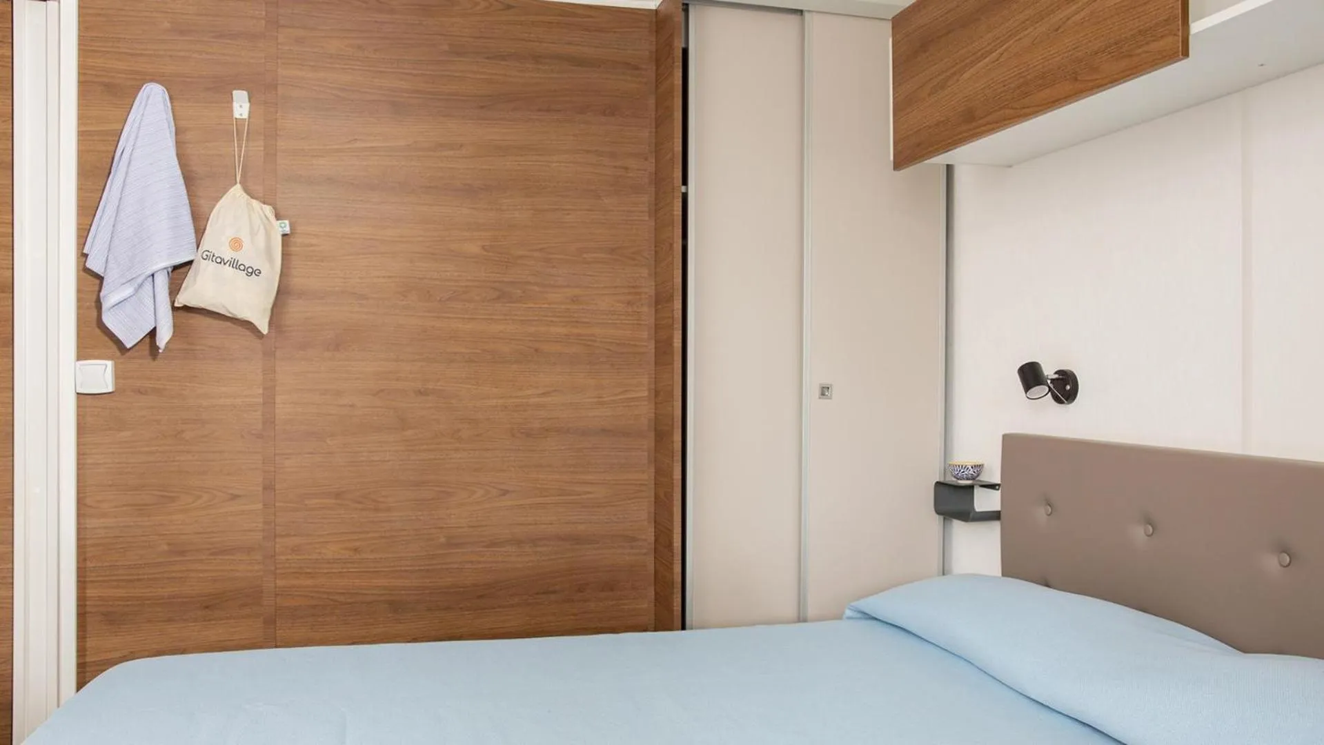 Photo of the whole room, Bed in Gitavillage Argentario