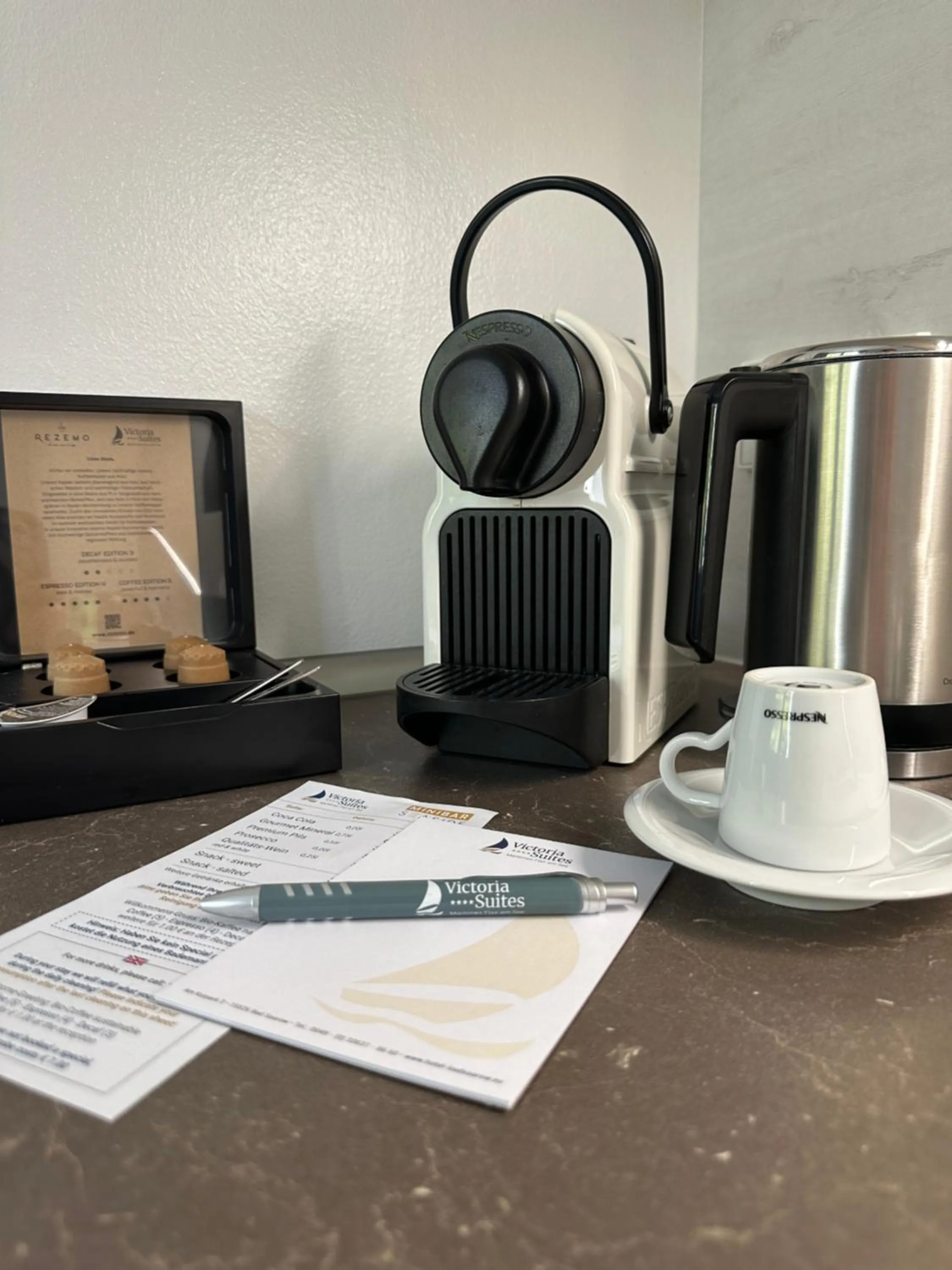 Coffee/tea facilities in Victoria Suites