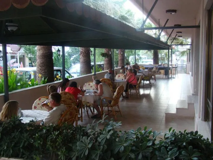 Restaurant/places to eat in Nazar Hotel