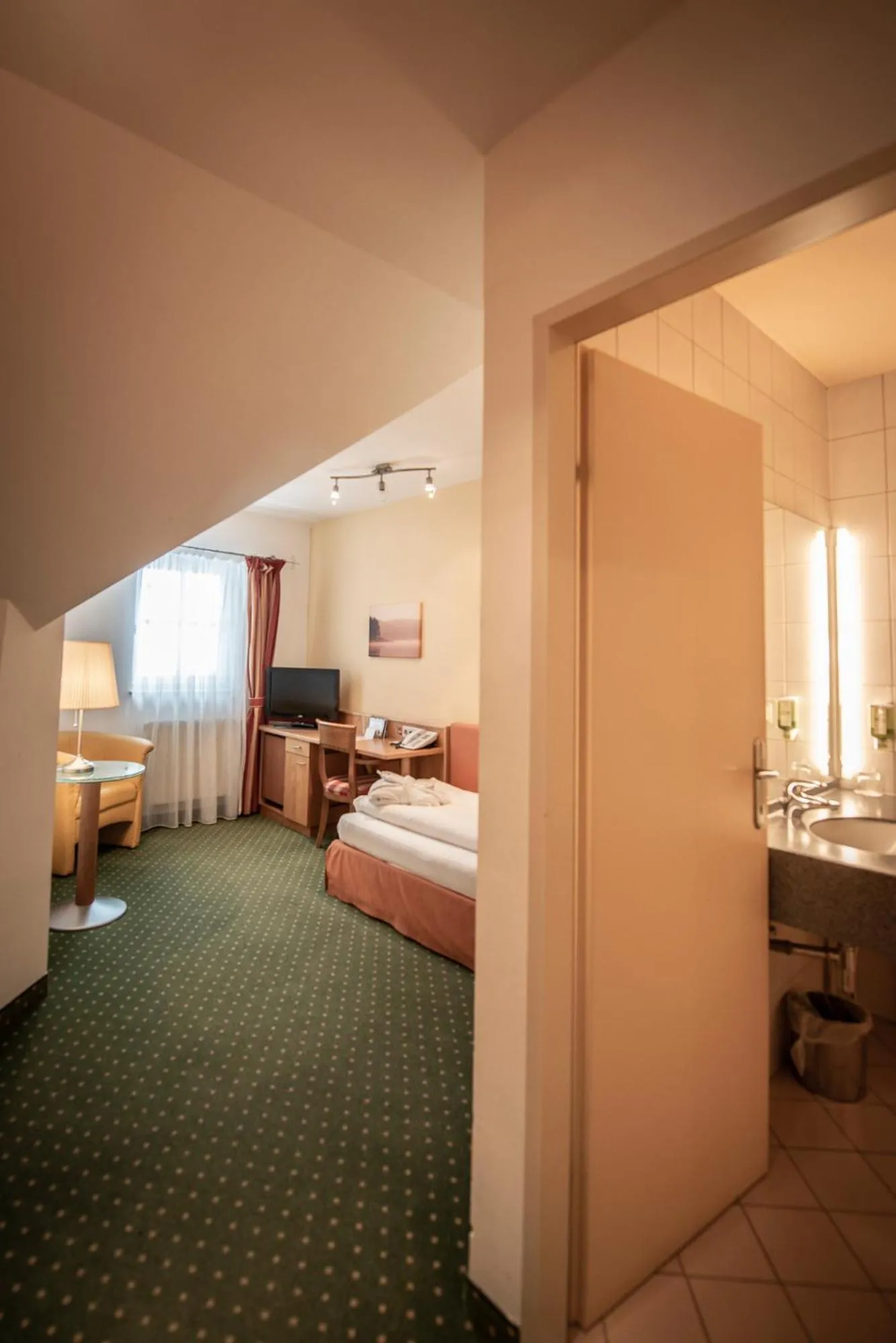 Staff, Bed in Faulenzerhotel