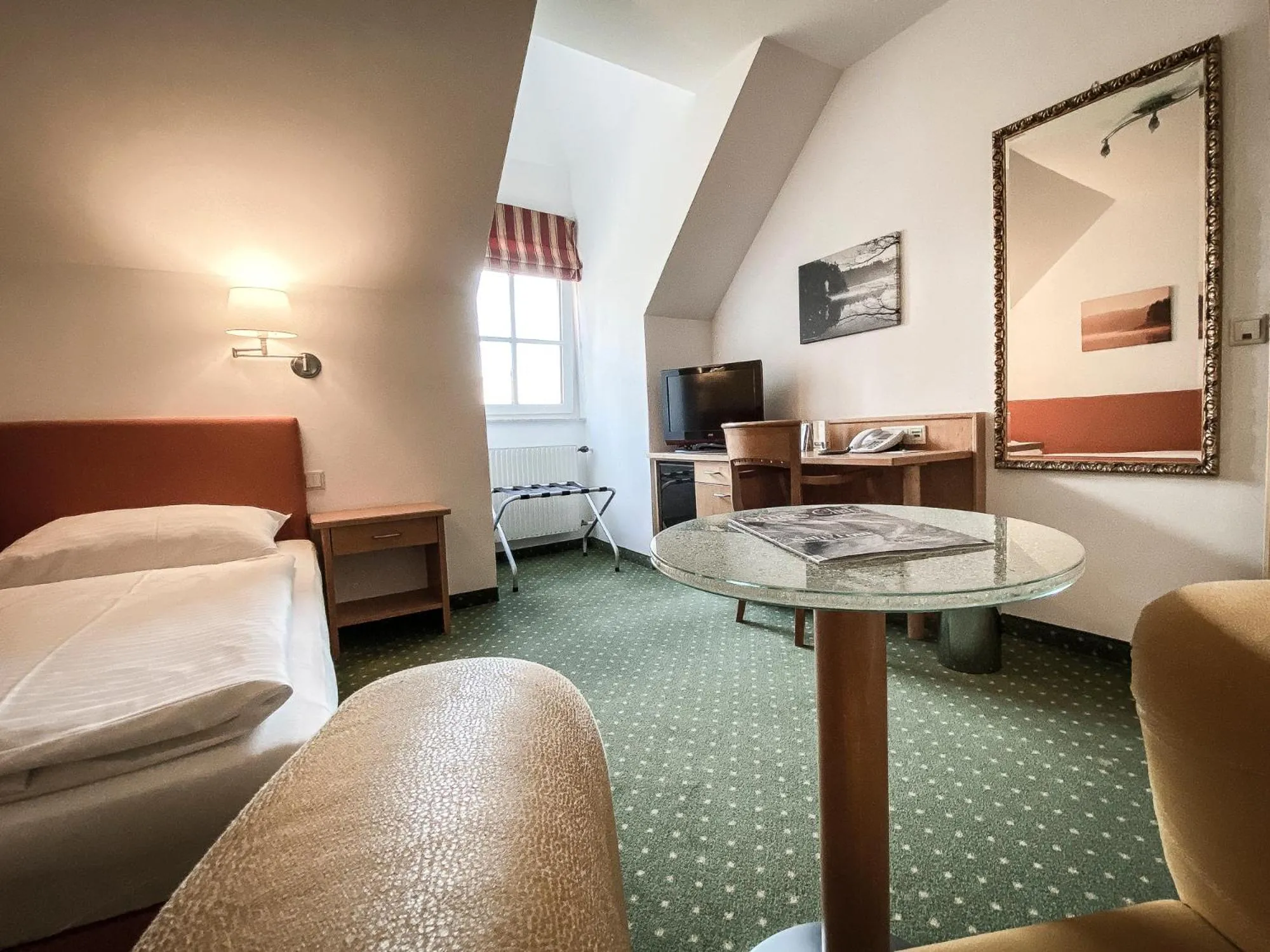 Photo of the whole room, Bed in Faulenzerhotel