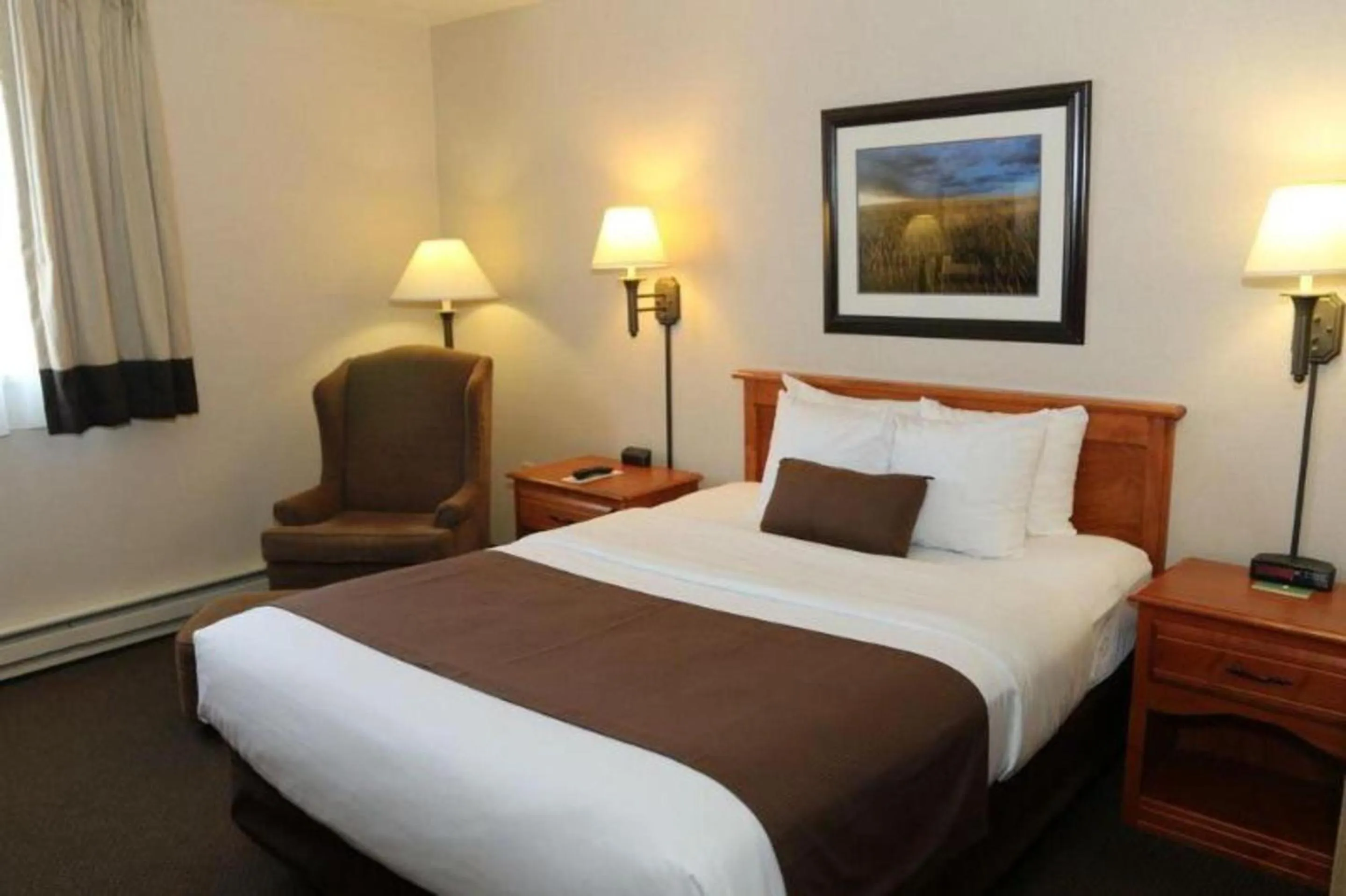 Bedroom, Bed in Studio 6 - Minot, ND