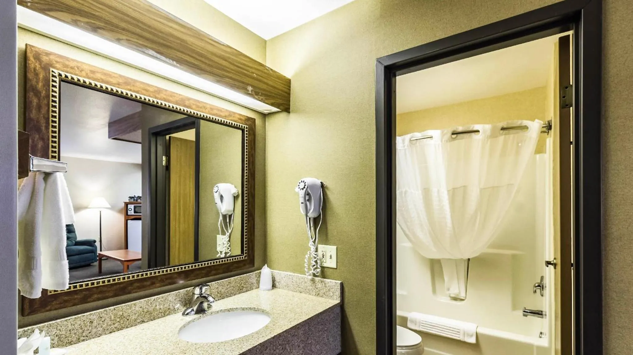 Bathroom in Studio 6 - Minot, ND