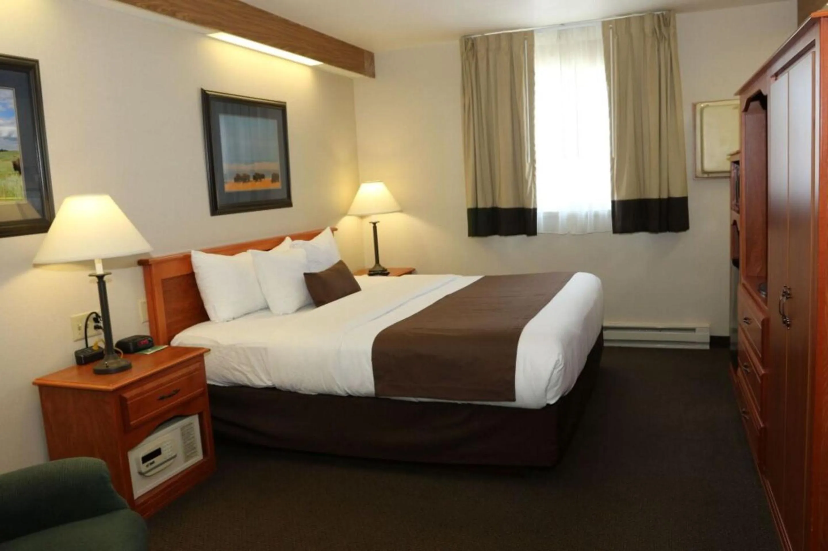 Bedroom, Bed in Studio 6 - Minot, ND