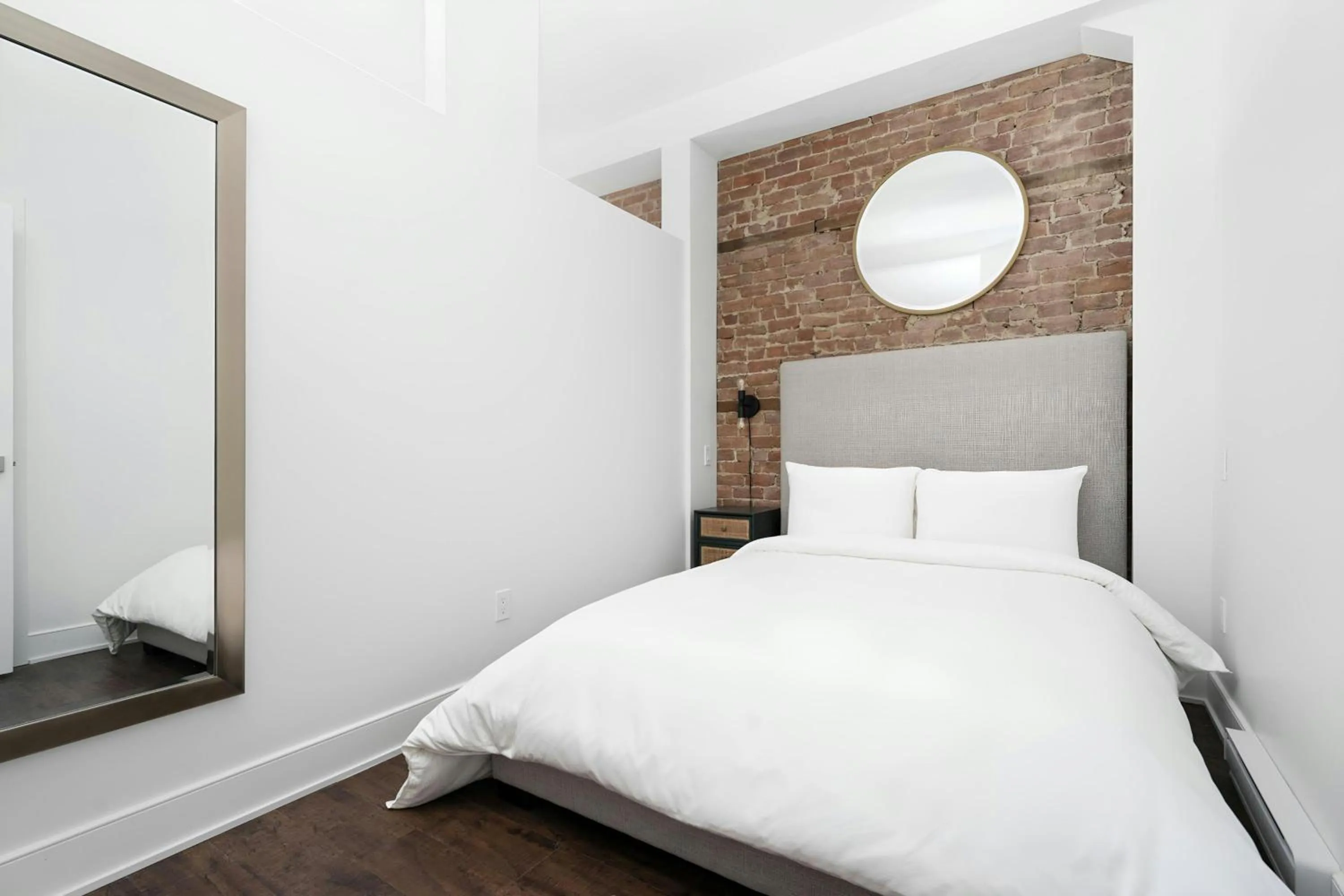 Bedroom, Bed in Sonder by Marriott Bonvoy Gare Saint Denis Apartments Downtown