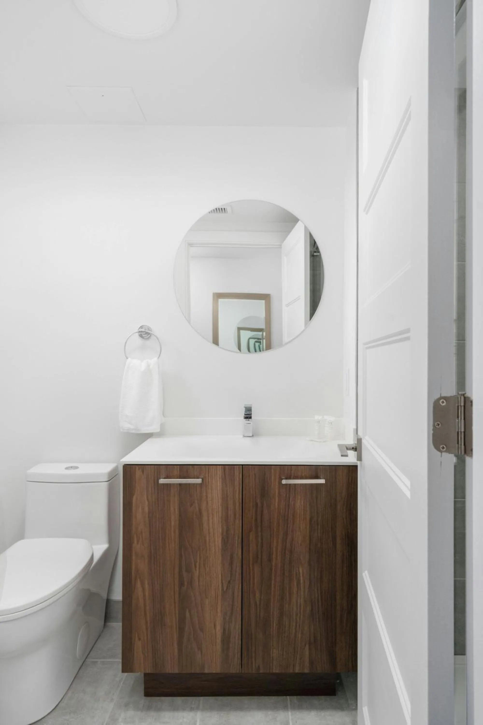 Bathroom in Sonder by Marriott Bonvoy Gare Saint Denis Apartments Downtown