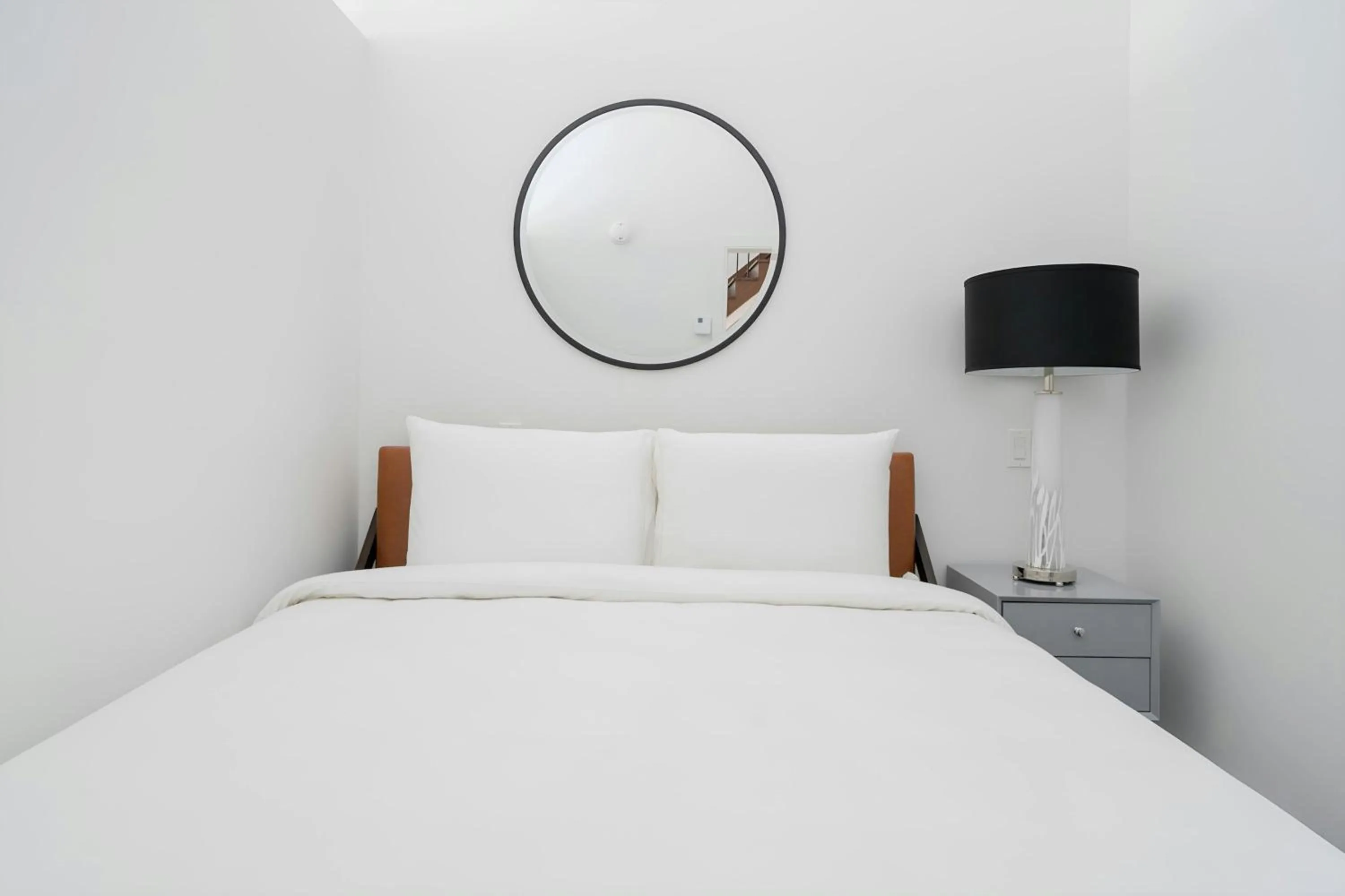 Bedroom, Bed in Sonder by Marriott Bonvoy Gare Saint Denis Apartments Downtown