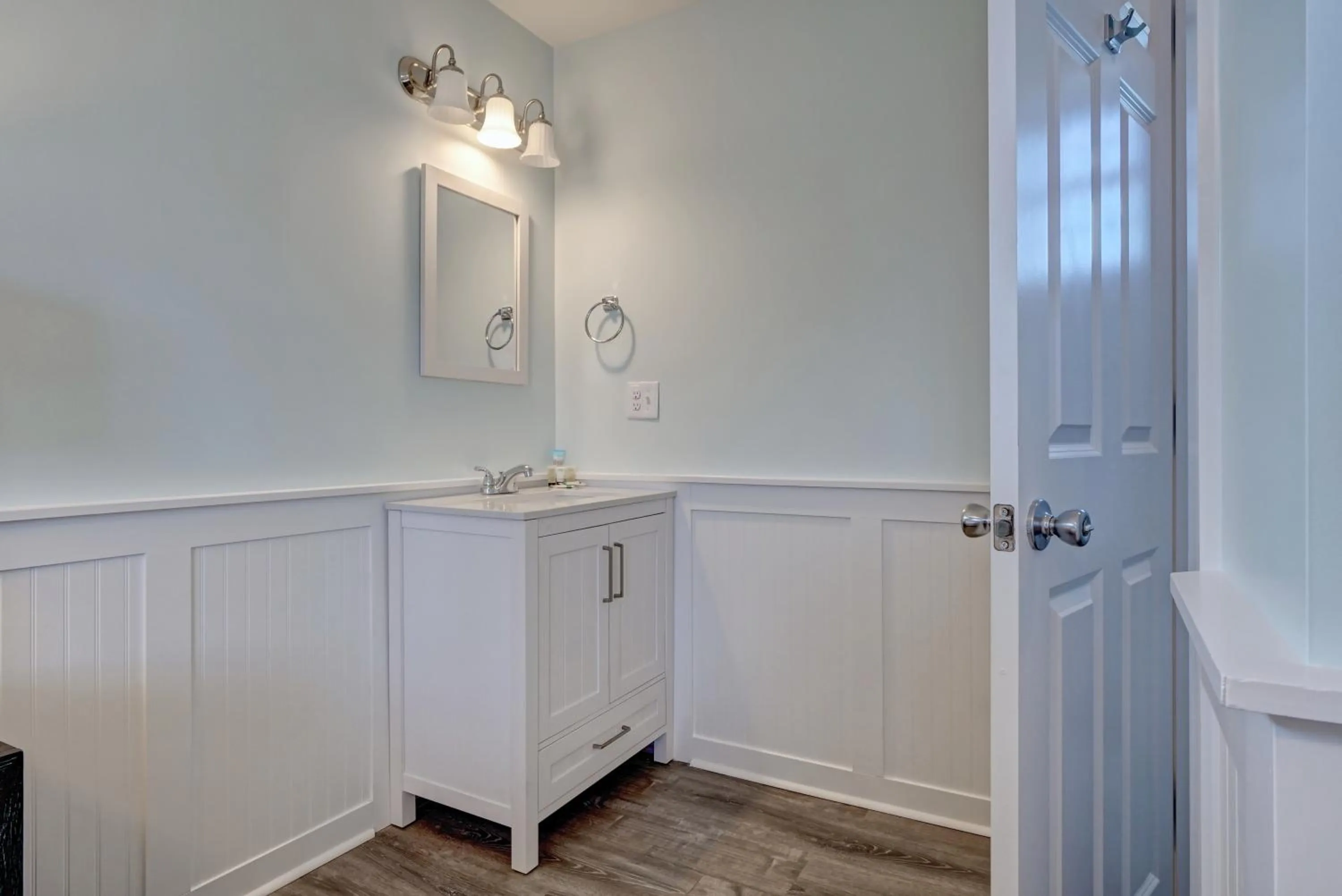 Property building in Loggerhead Inn and Suites