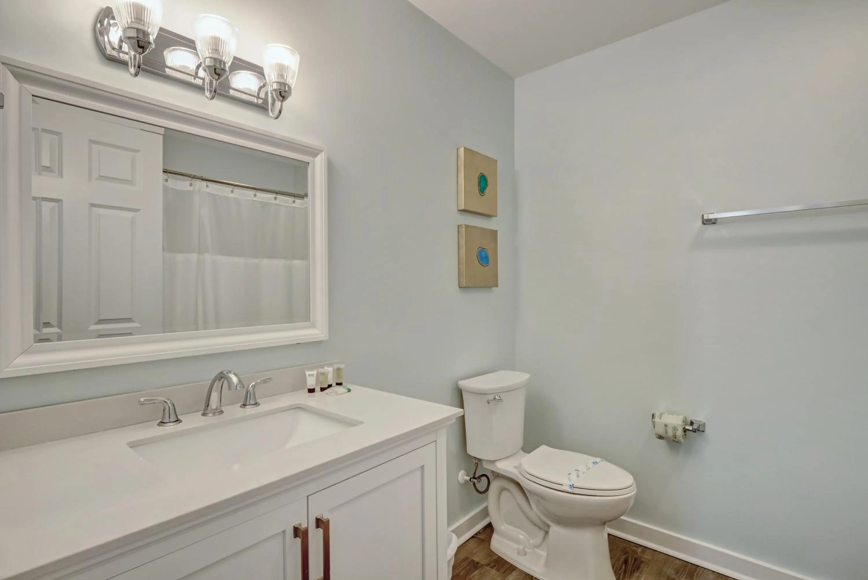 Property building in Loggerhead Inn and Suites