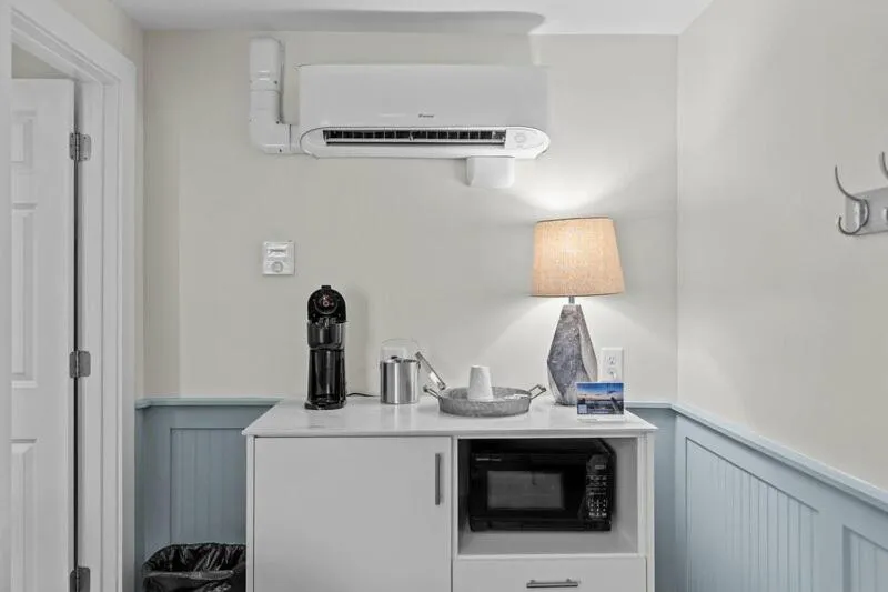 Kitchen or kitchenette in Loggerhead Inn and Suites