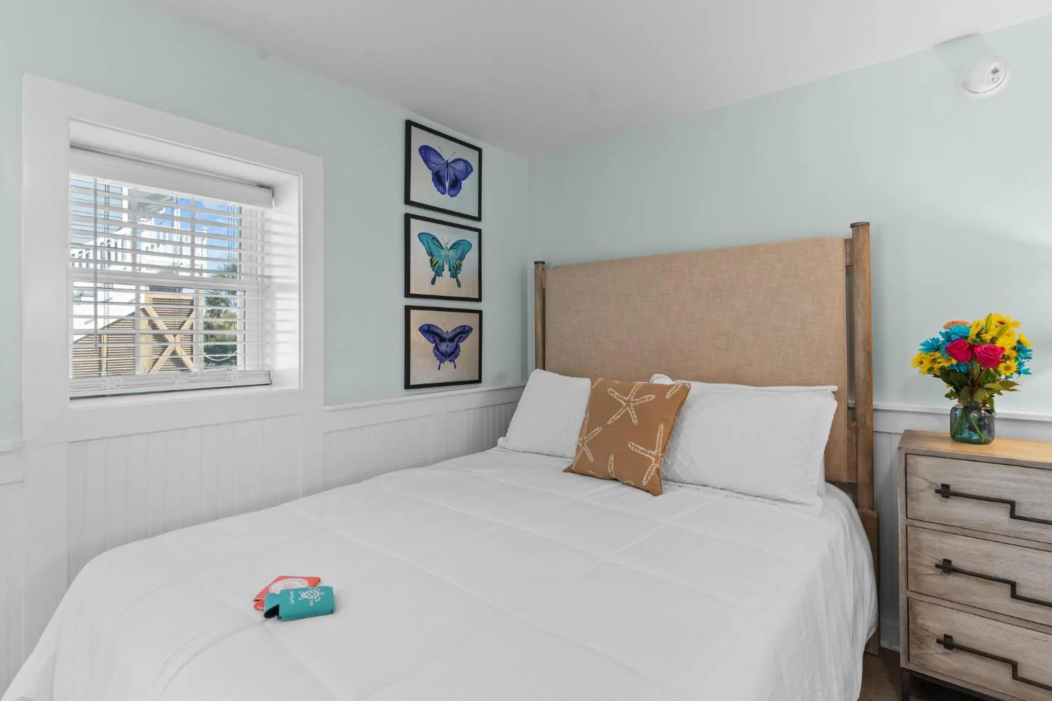 Bed in Loggerhead Inn and Suites