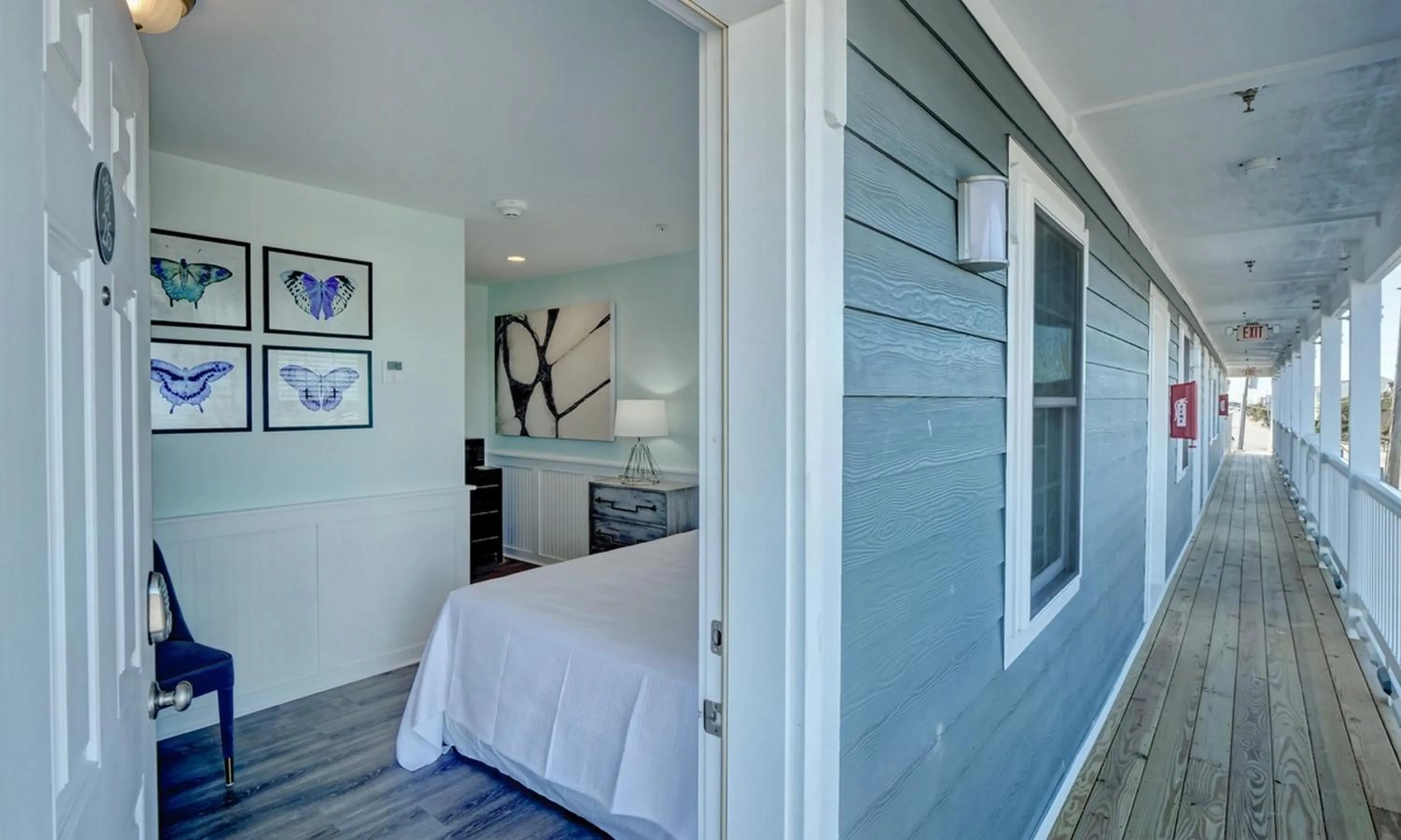 Bed in Loggerhead Inn and Suites