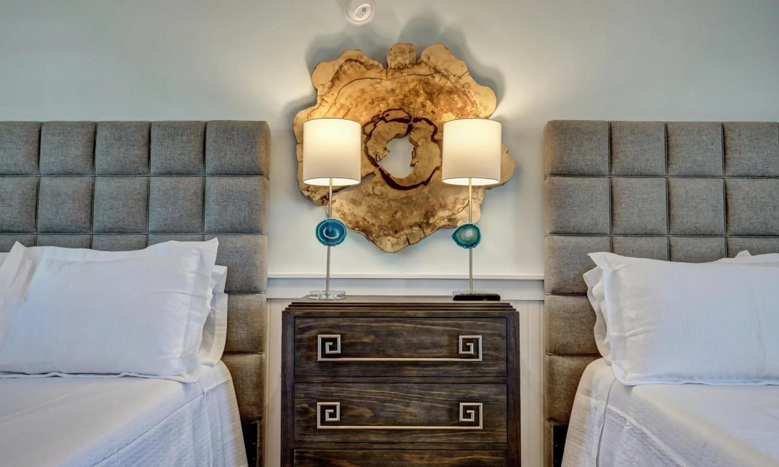 Bedroom, Bed in Loggerhead Inn and Suites