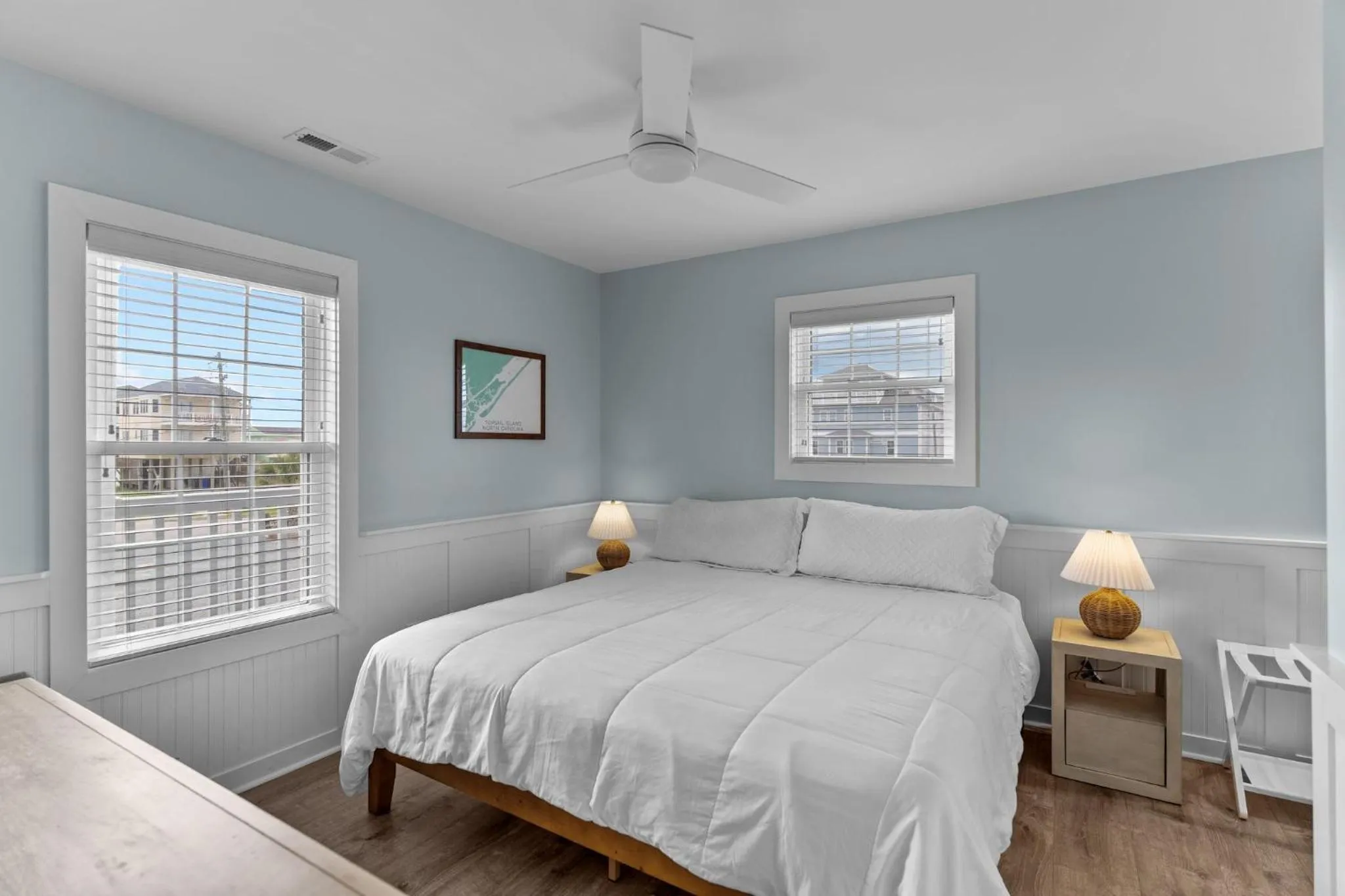 Bed in Loggerhead Inn and Suites