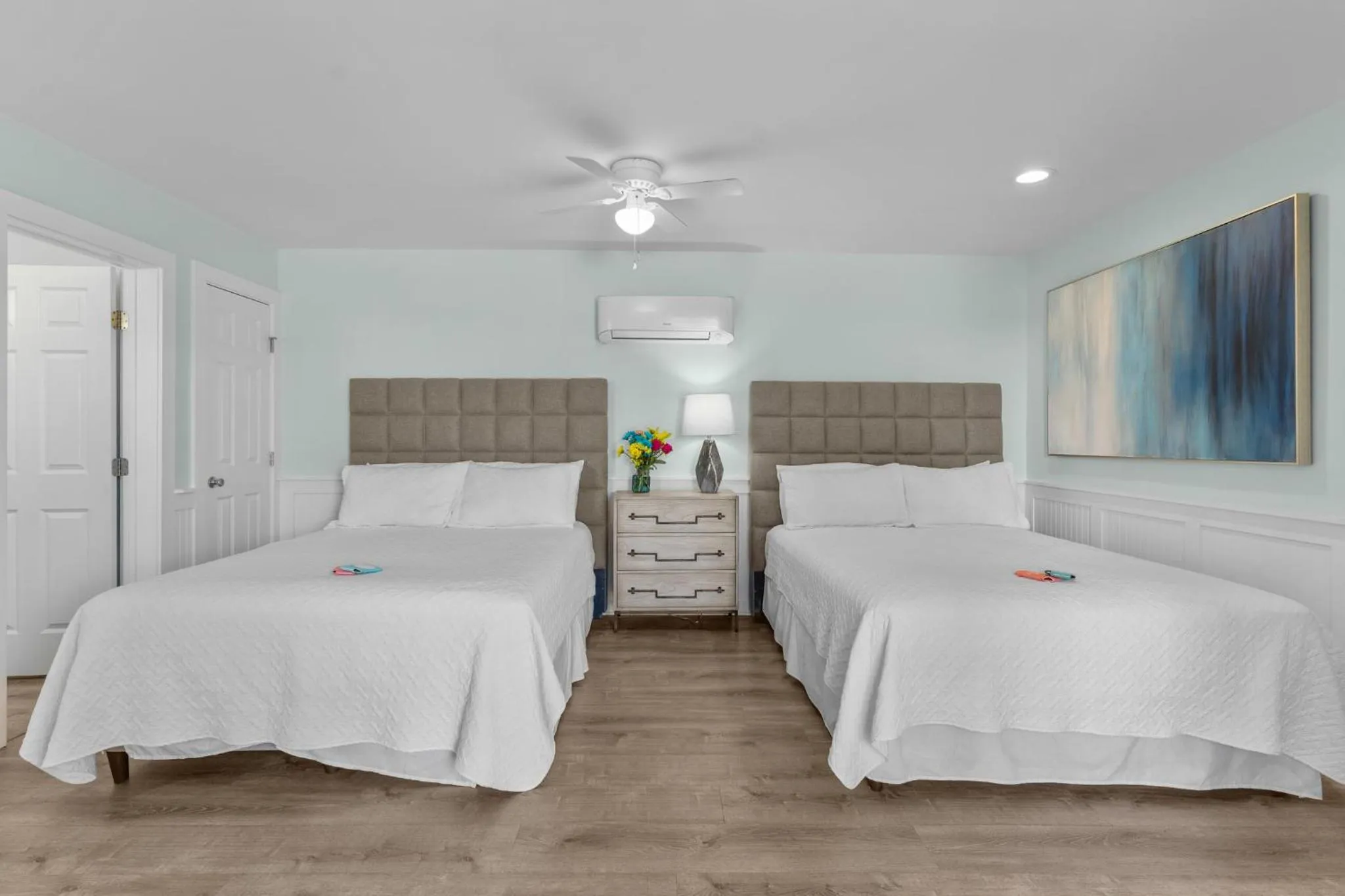 Bedroom, Bed in Loggerhead Inn and Suites