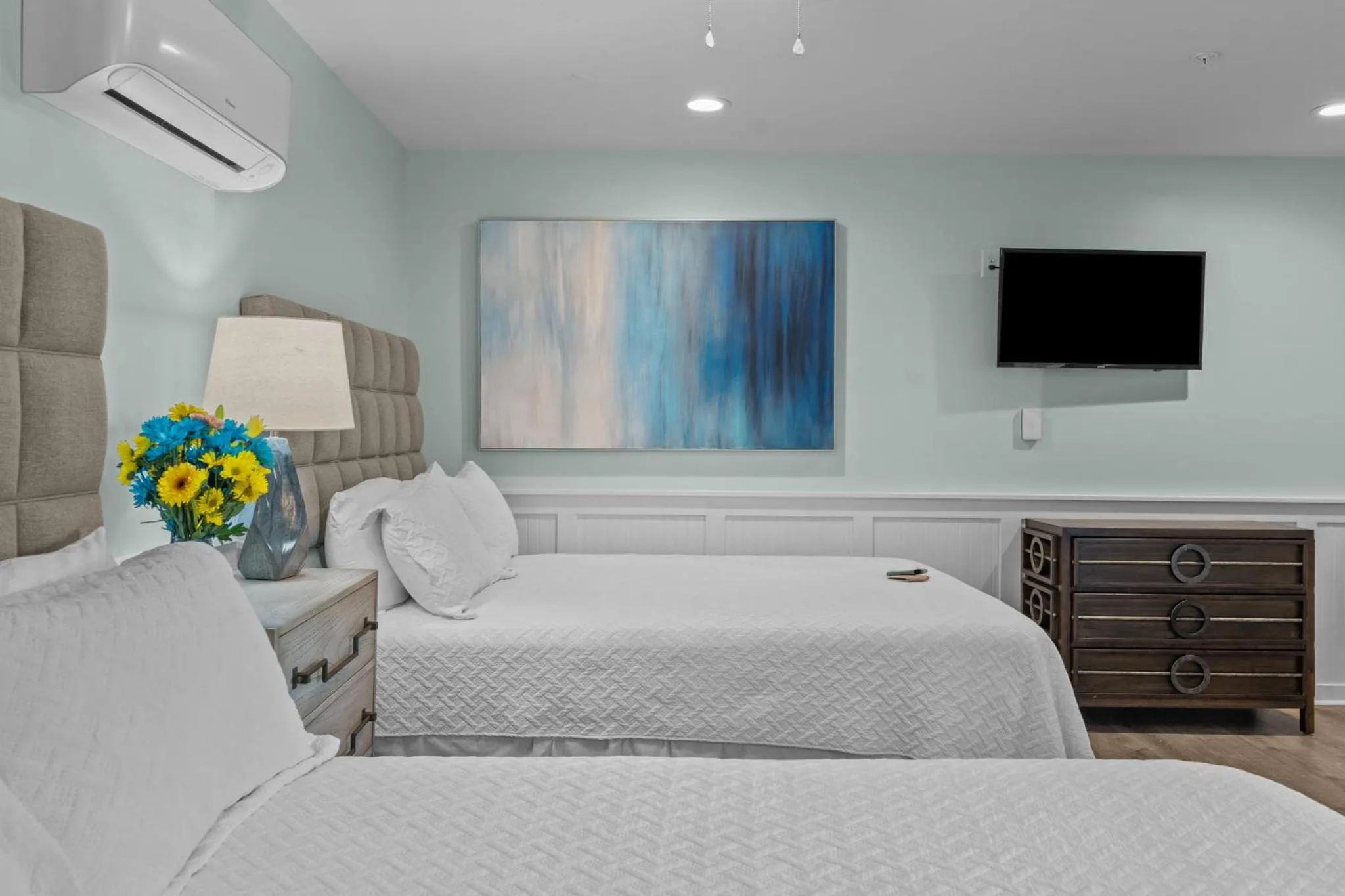 Bedroom, Bed in Loggerhead Inn and Suites