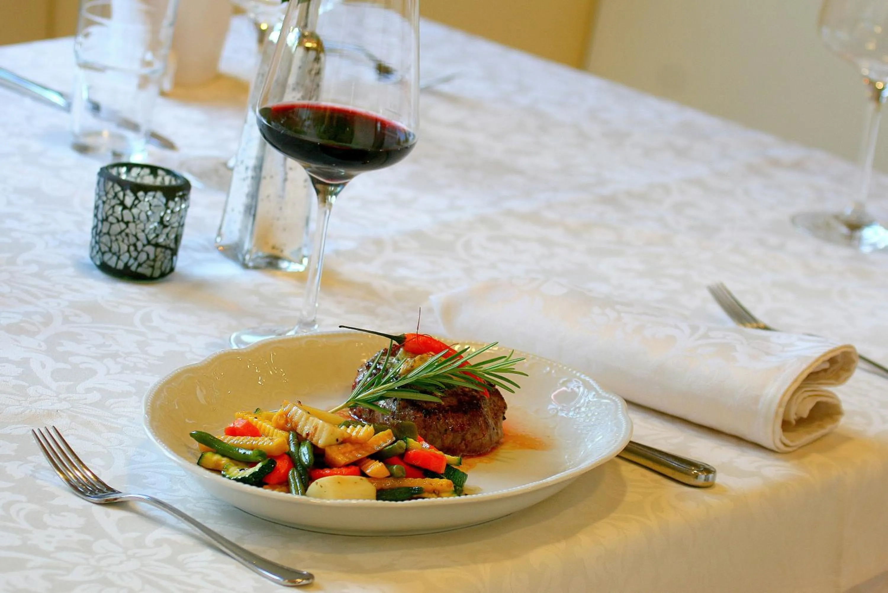 Restaurant/places to eat in Hotel Rösch