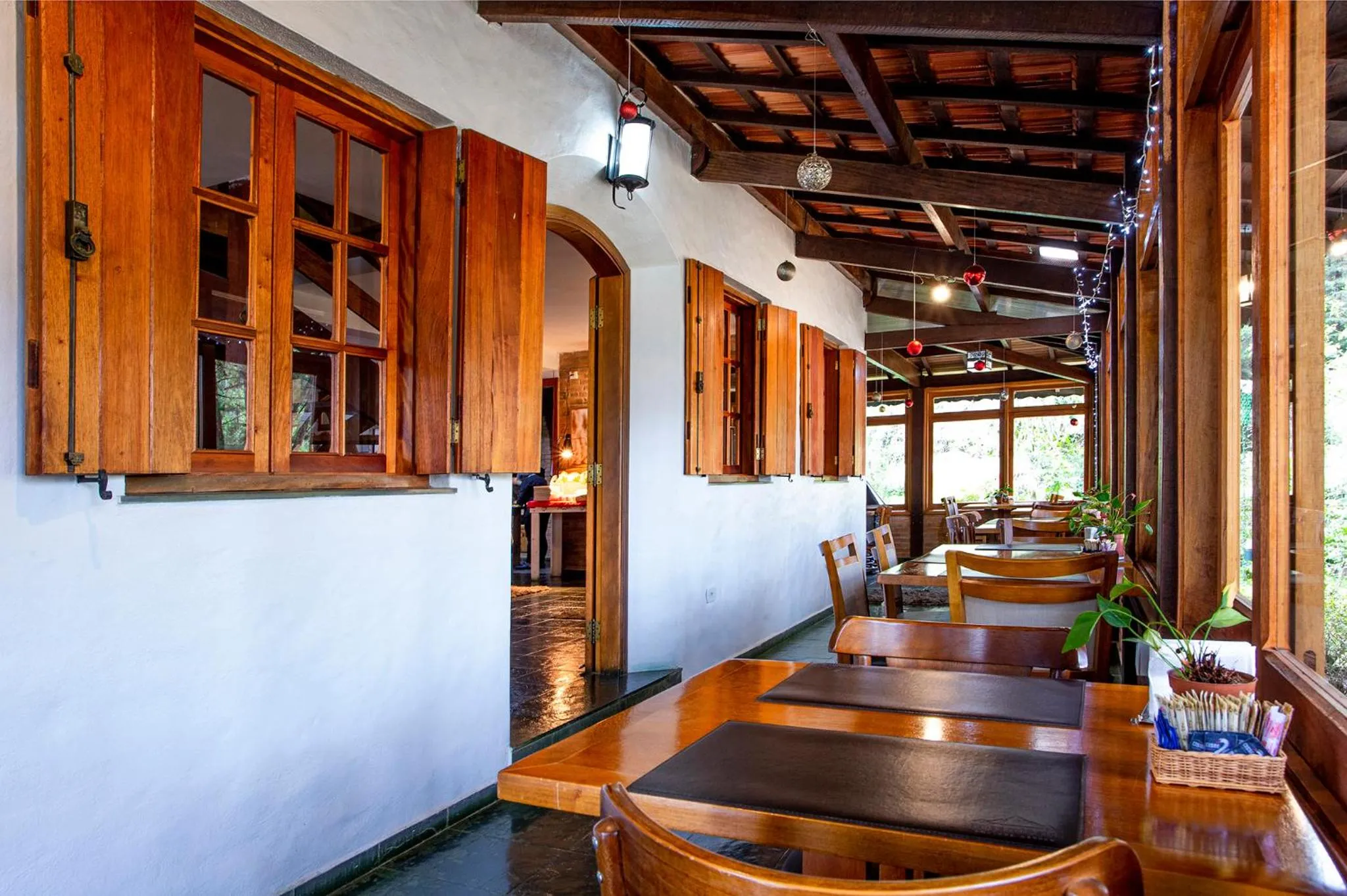 Restaurant/places to eat in Pousada Suiça Mineira Garden