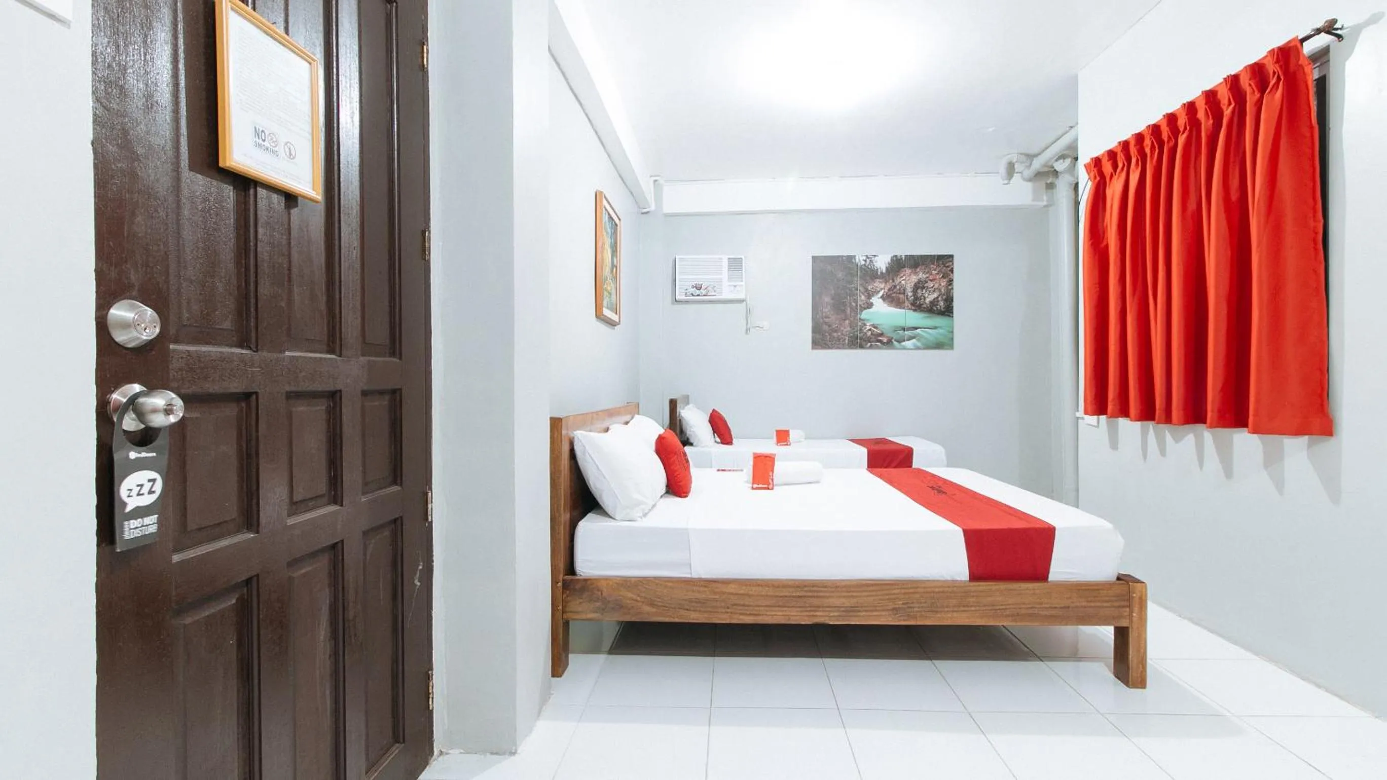 Bed in RedDoorz near Pasay Rotonda