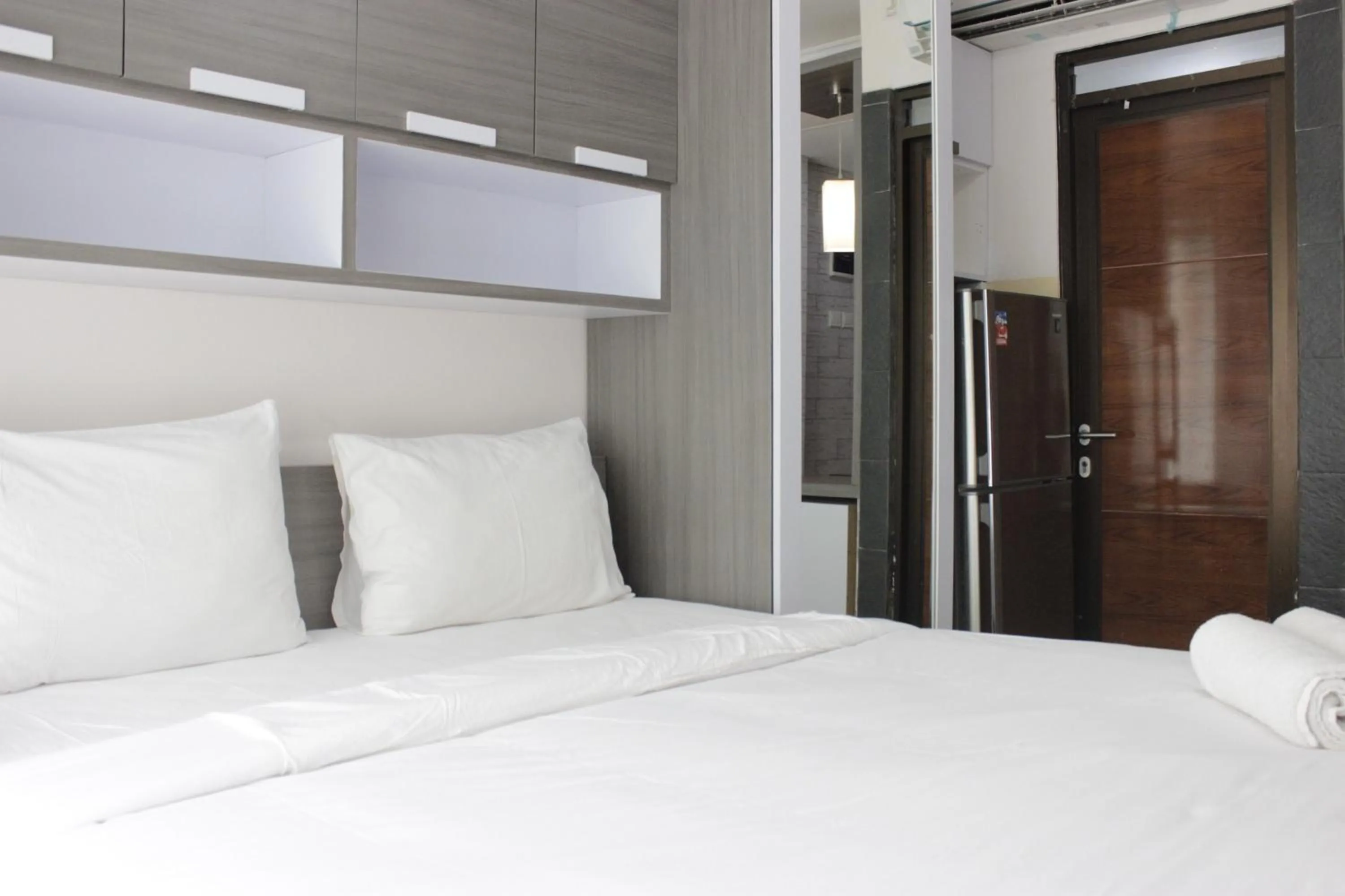 Bed in Strategic & Stylish Studio Gateway Pasteur Apartment near Pasteur Exit Toll By Travelio