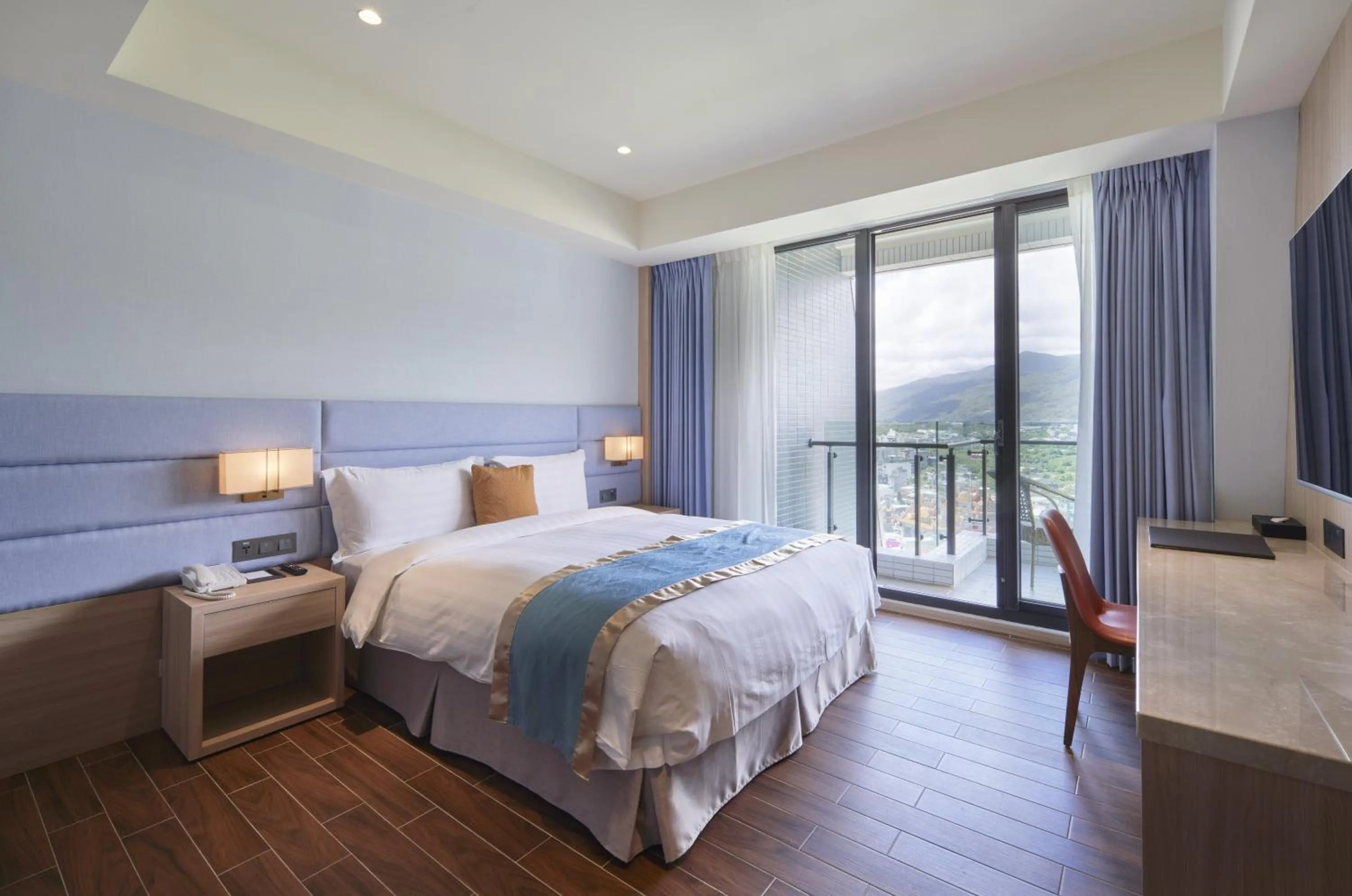 Bed in Lanyang Seaview Hotel