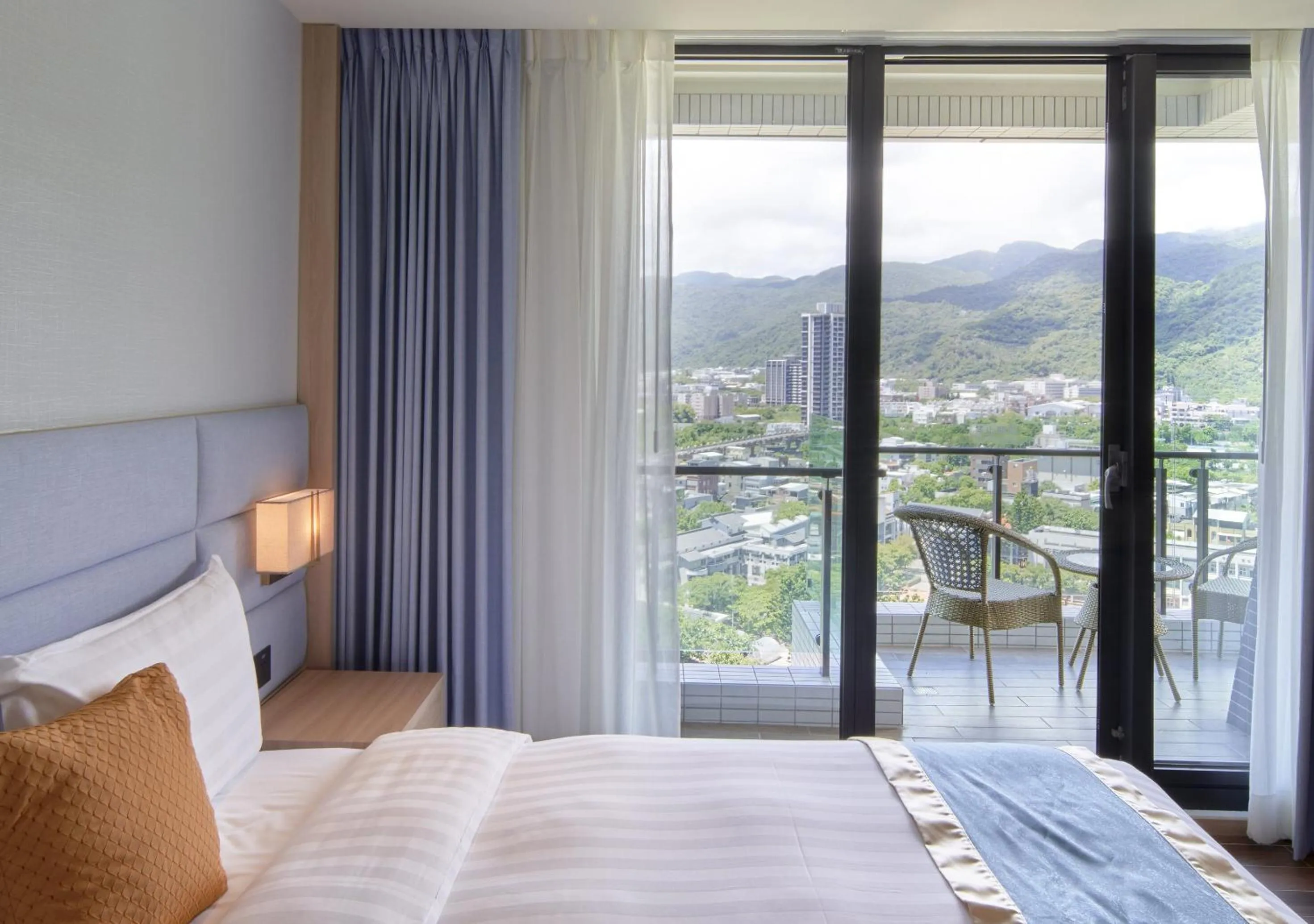 Balcony/Terrace, Bed in Lanyang Seaview Hotel