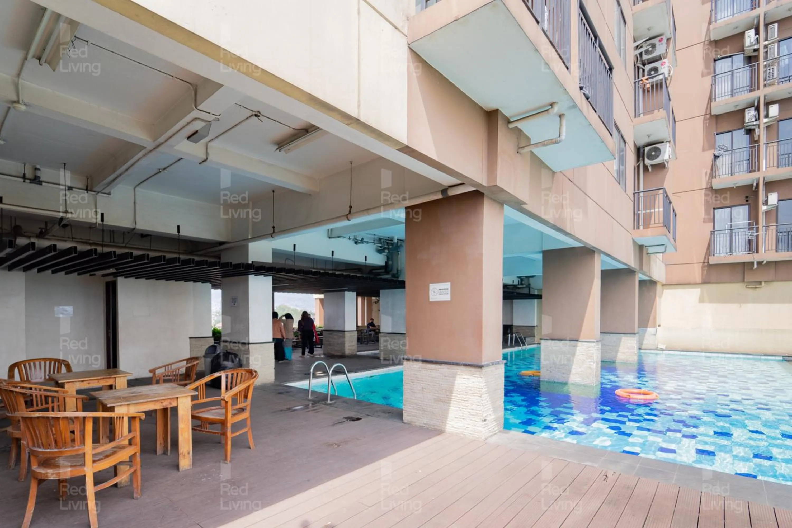 Swimming pool in RedLiving Apartemen Tamansari Panoramic - Narel