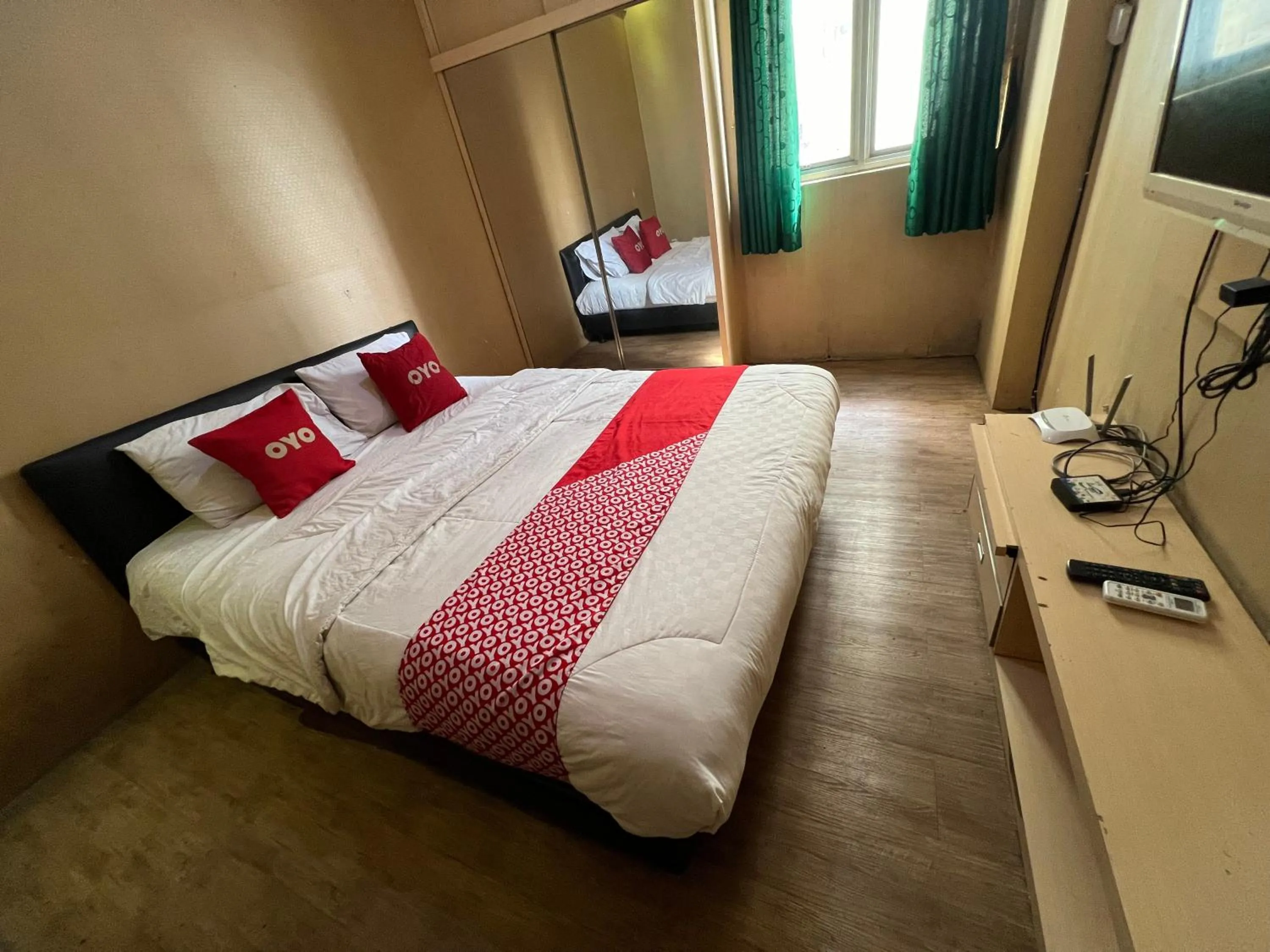 Bedroom in OYO 93828 Apartemen Tamansari Panoramic By Narel Room