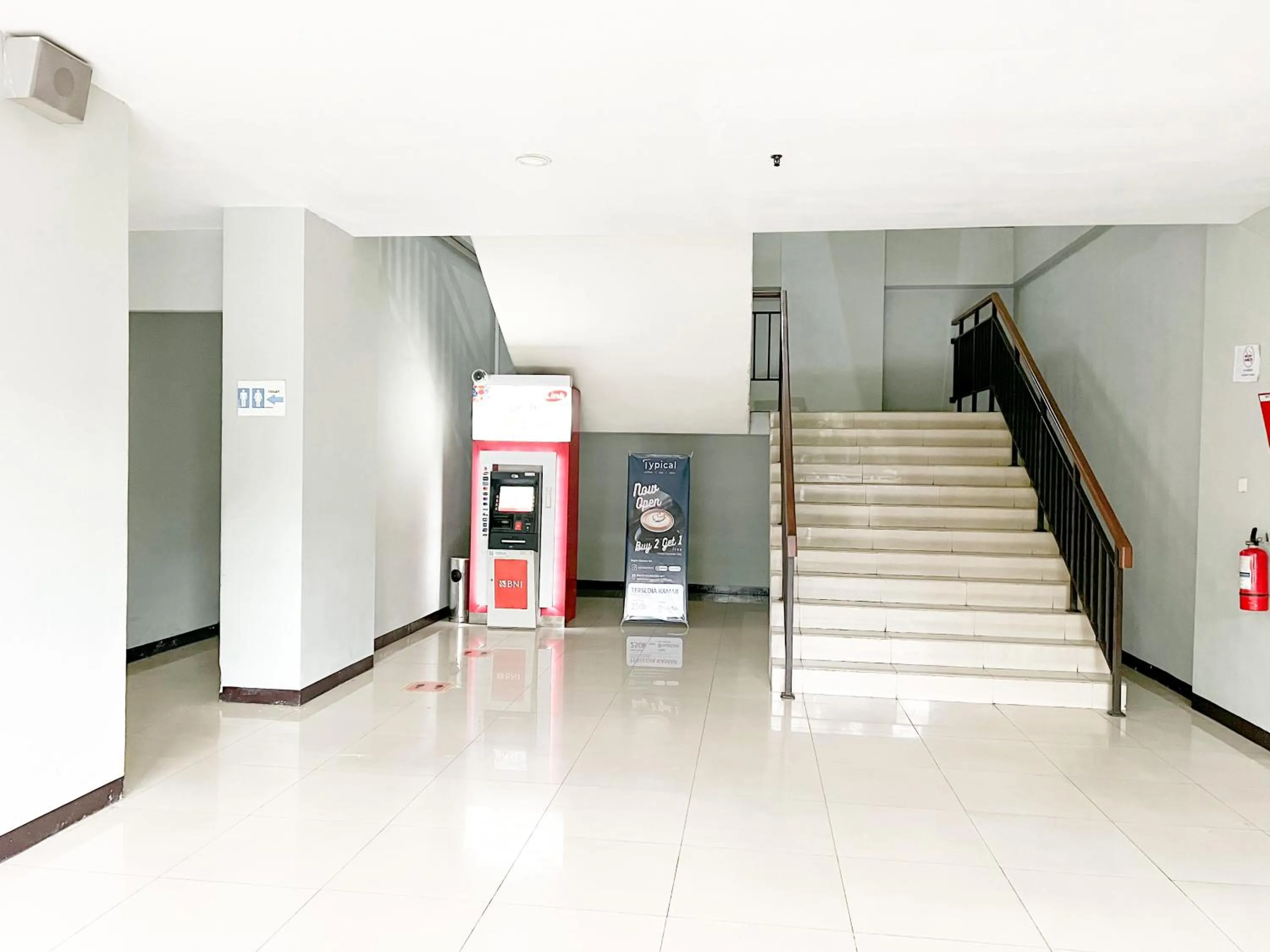 Lobby or reception in OYO 93828 Apartemen Tamansari Panoramic By Narel Room