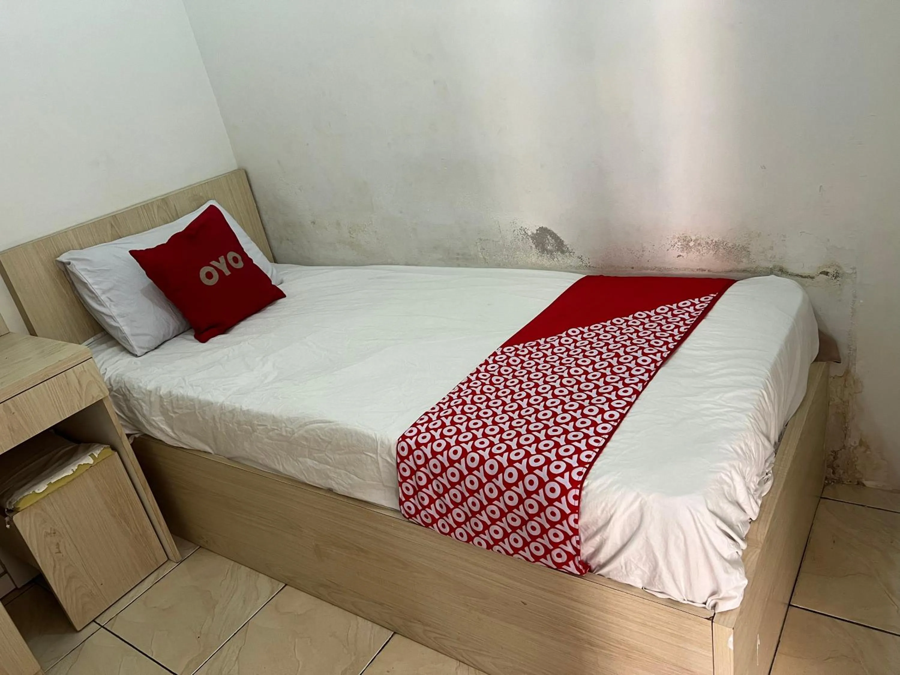 Bedroom in OYO 93828 Apartemen Tamansari Panoramic By Narel Room