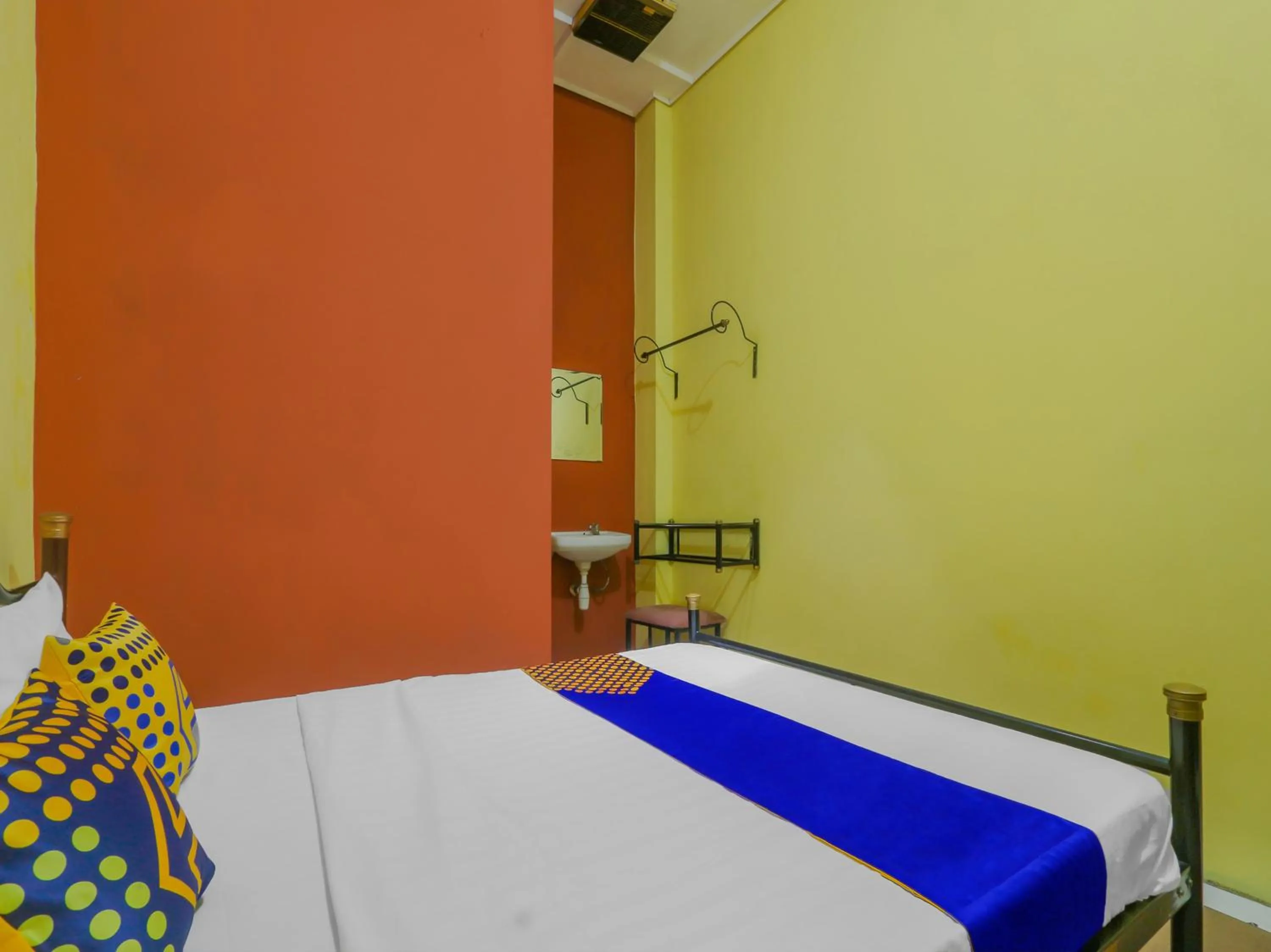 Bedroom in SPOT ON 90272 Istana Griya 1 Hotel