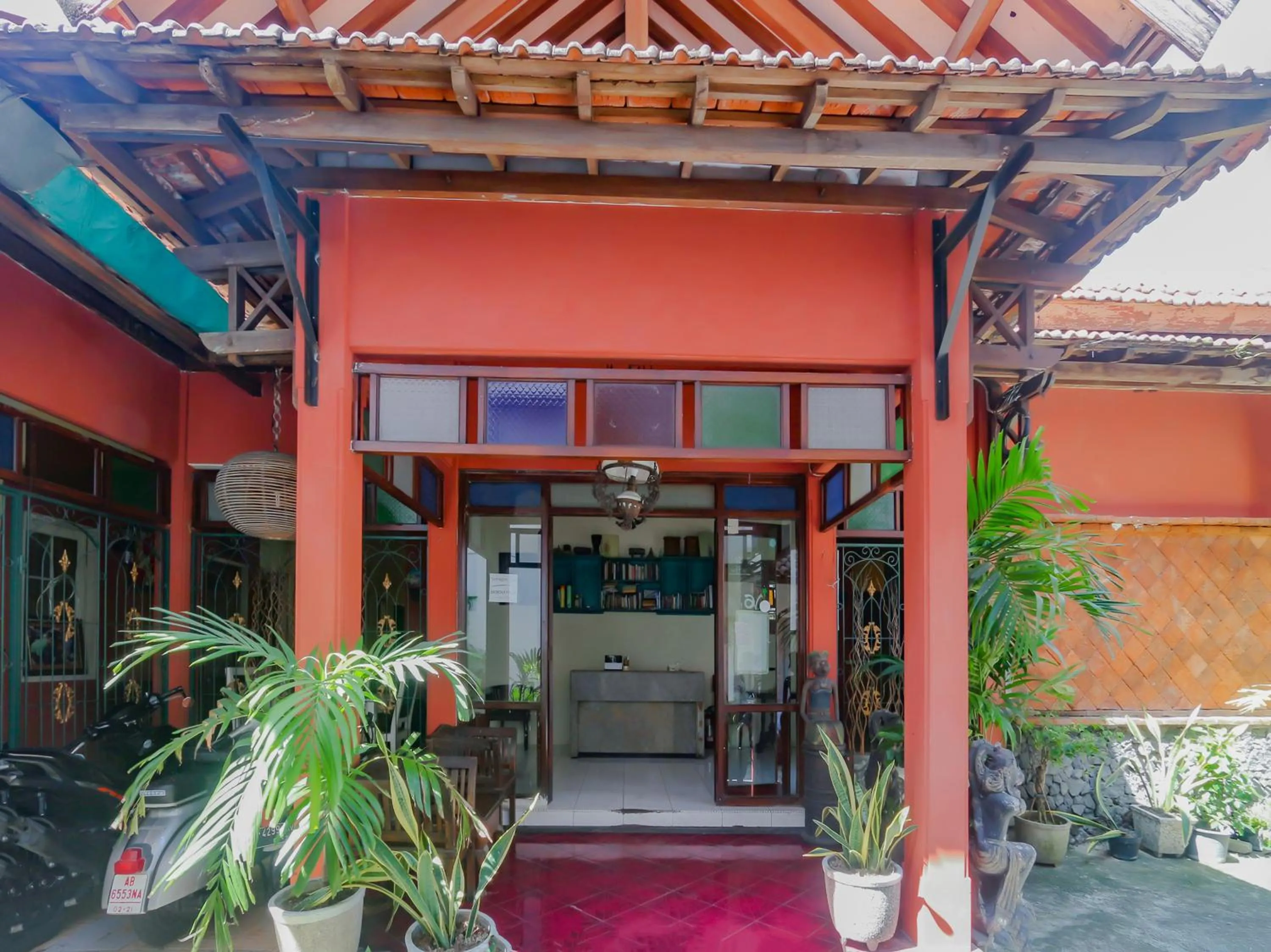 Property building in SPOT ON 90272 Istana Griya 1 Hotel