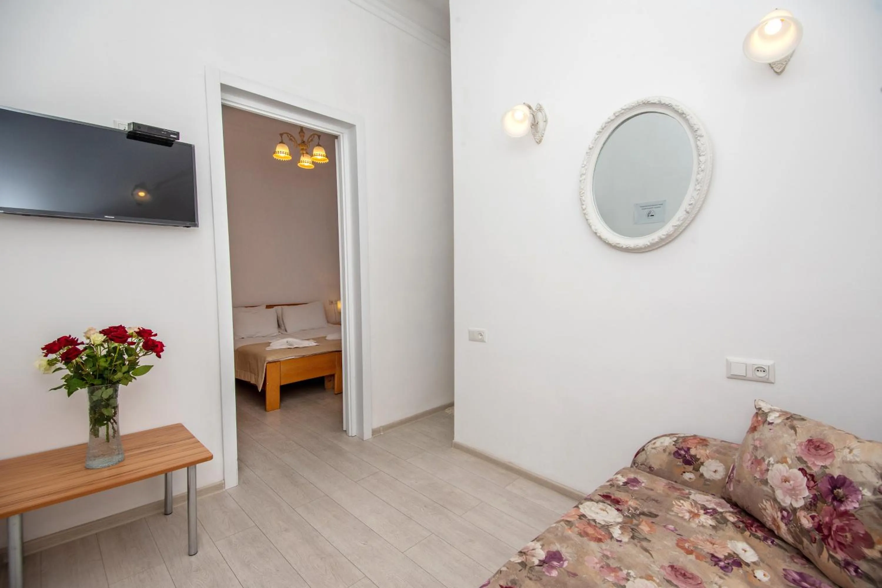 TV and multimedia in Lowell Hotel