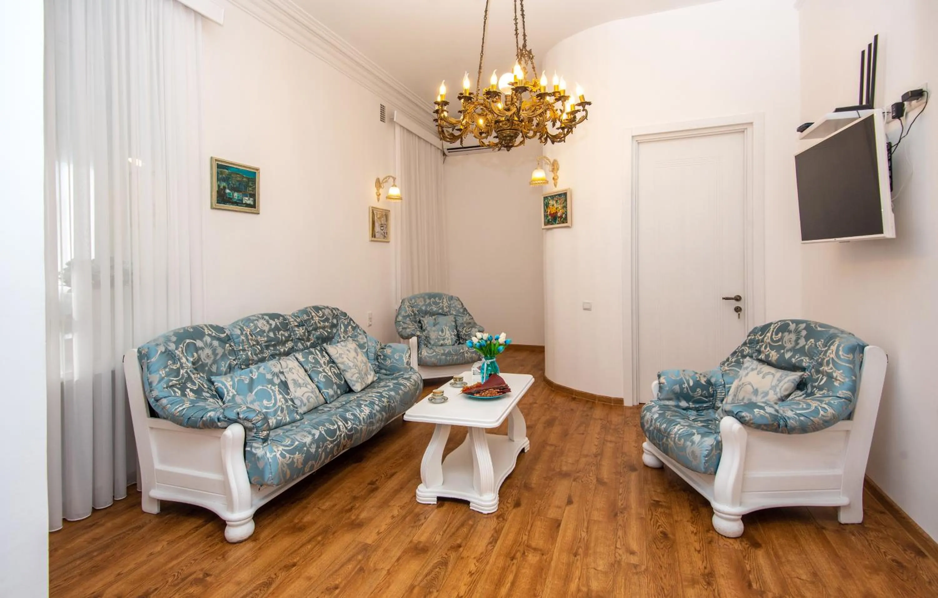 Property building in Lowell Hotel