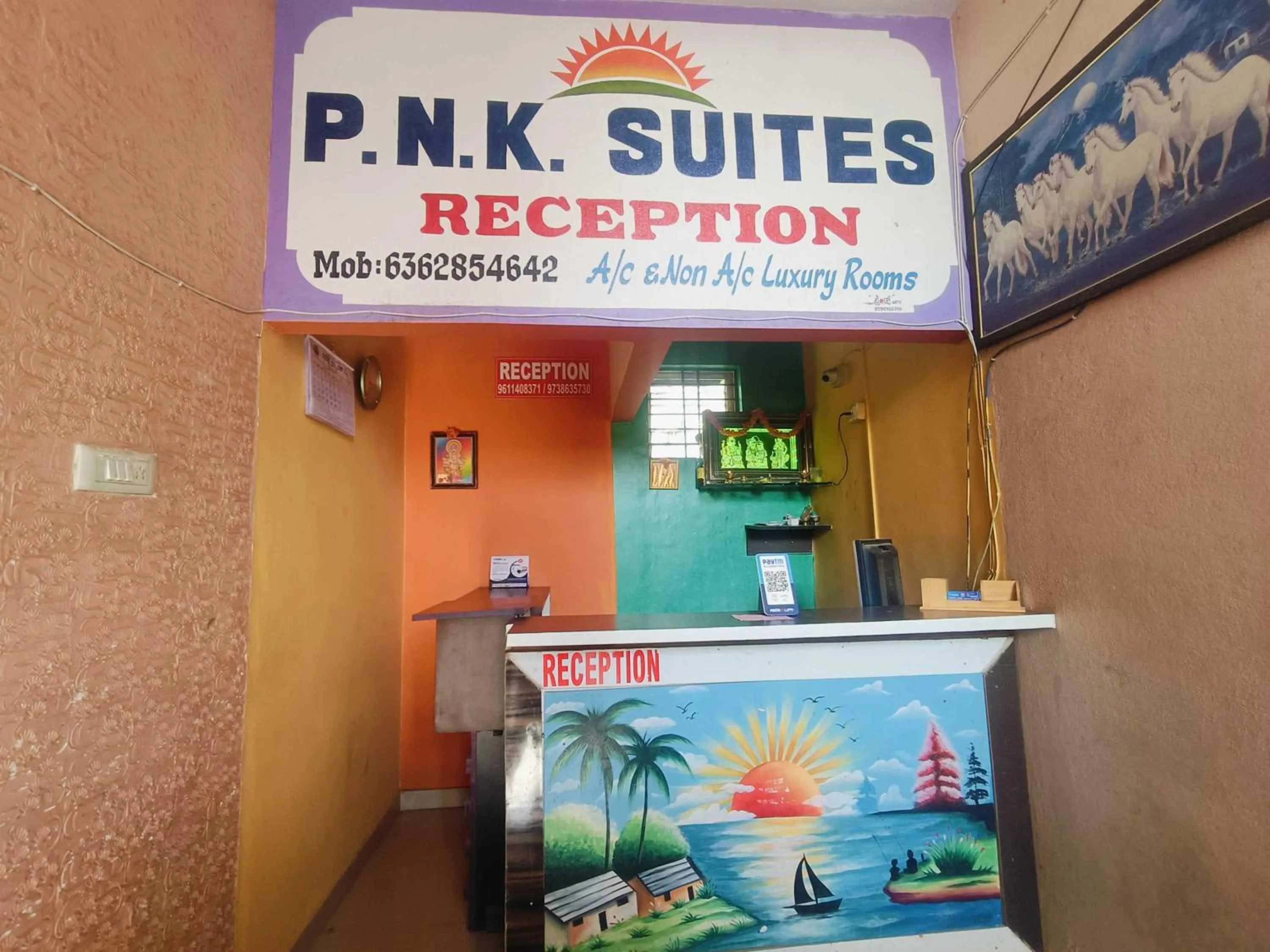 Facade/entrance in Hotel O P N K Suites