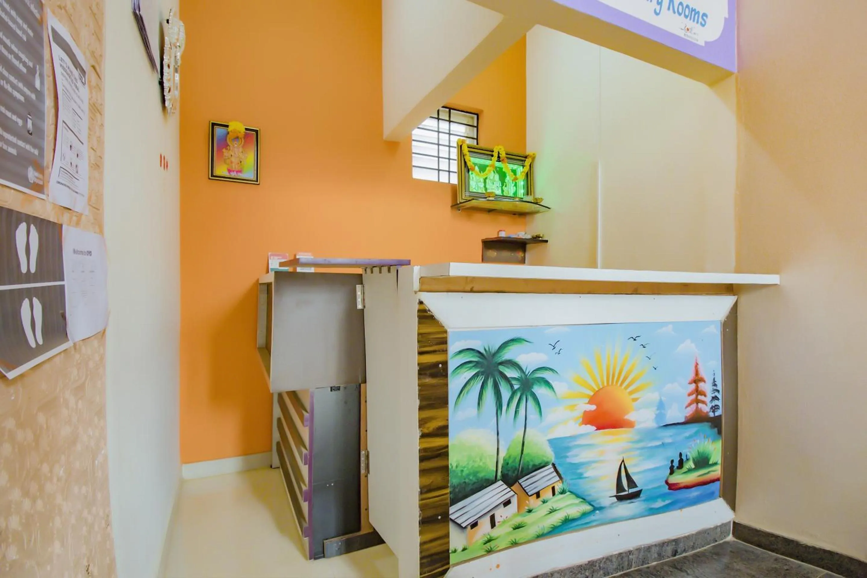 Lobby or reception in Hotel O P N K Suites