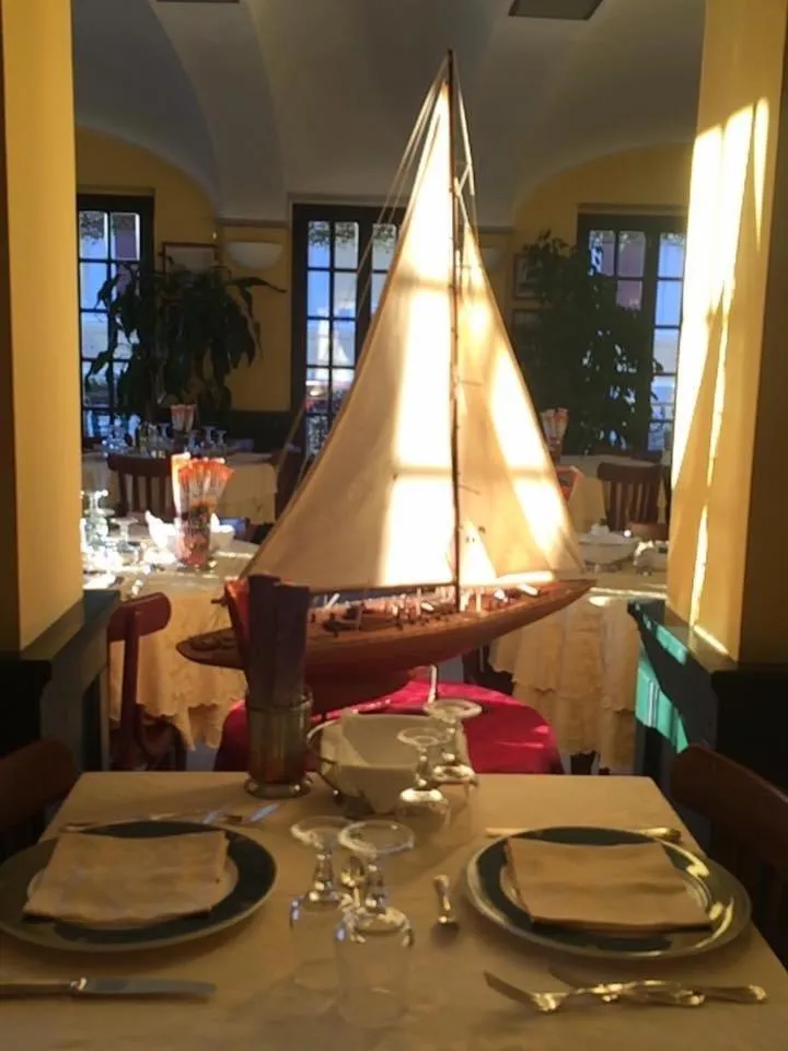 Restaurant/places to eat in MH HOTEL VARAZZE