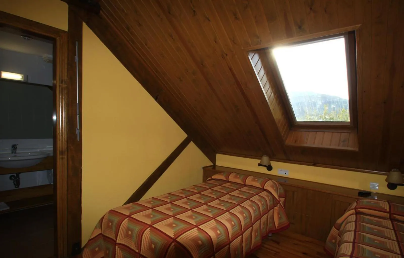 Bed in Hotel, Bungalows y Camping Viu