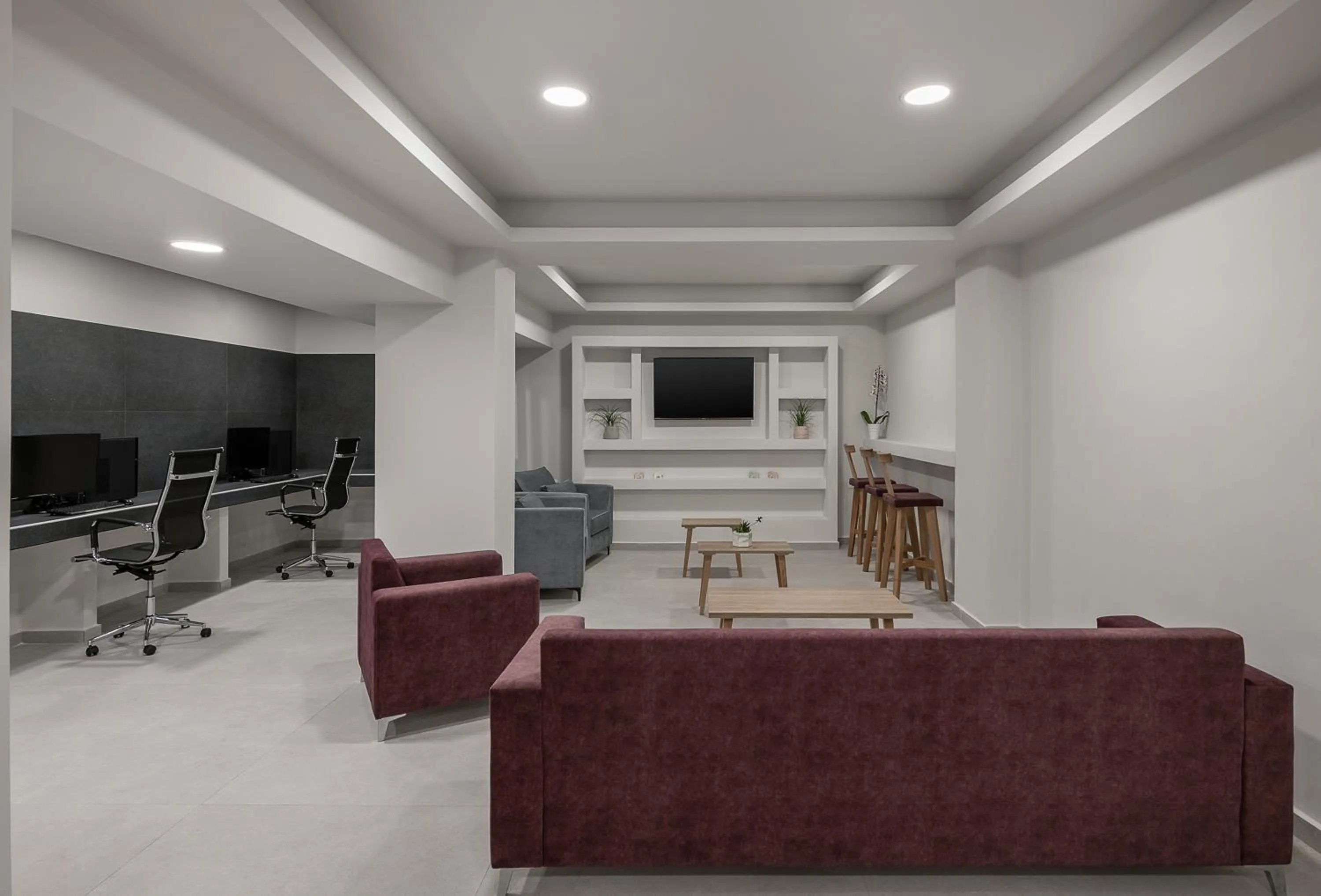 Communal lounge/ TV room in Morum City Hotel Chania