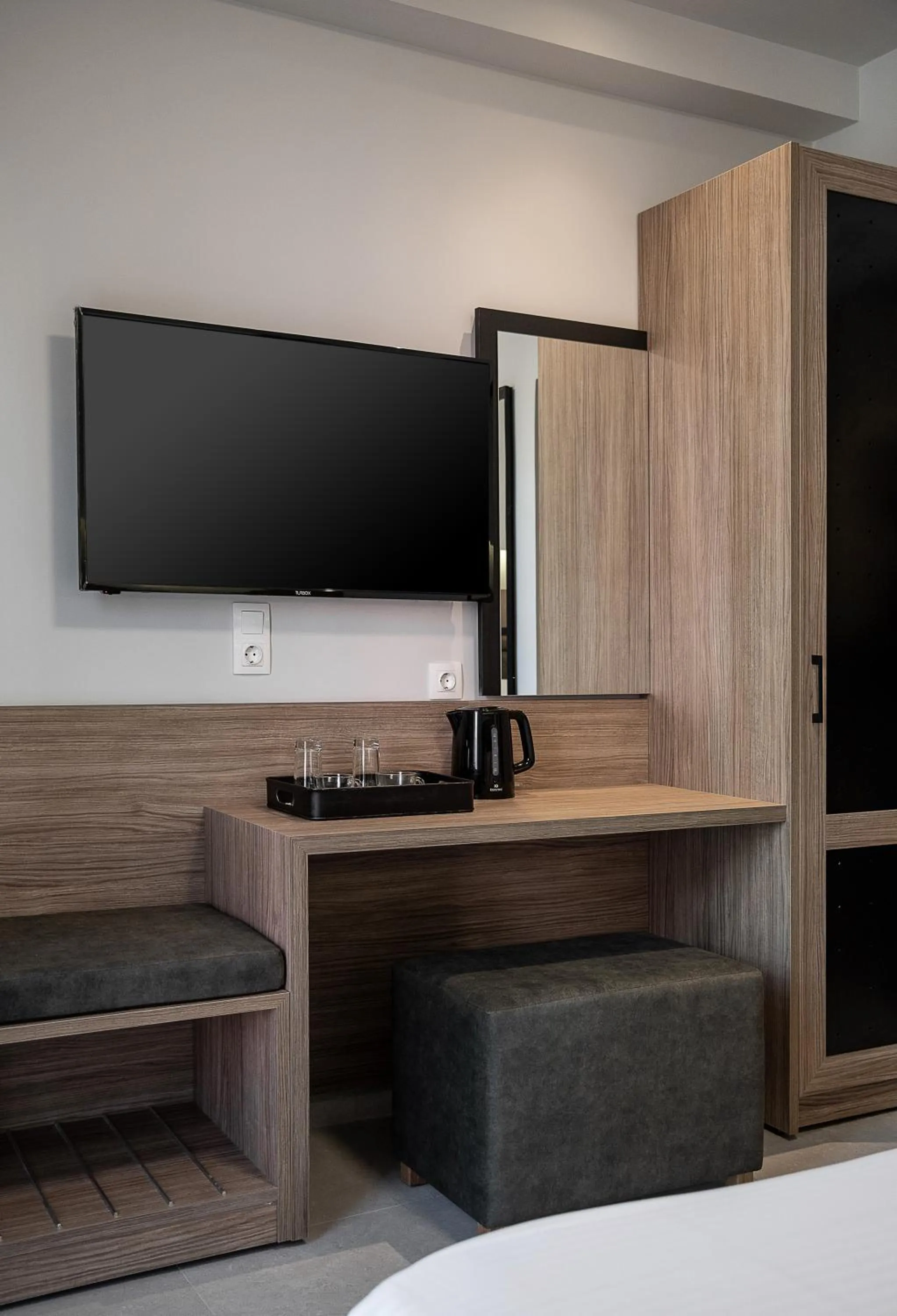 TV and multimedia in Morum City Hotel Chania