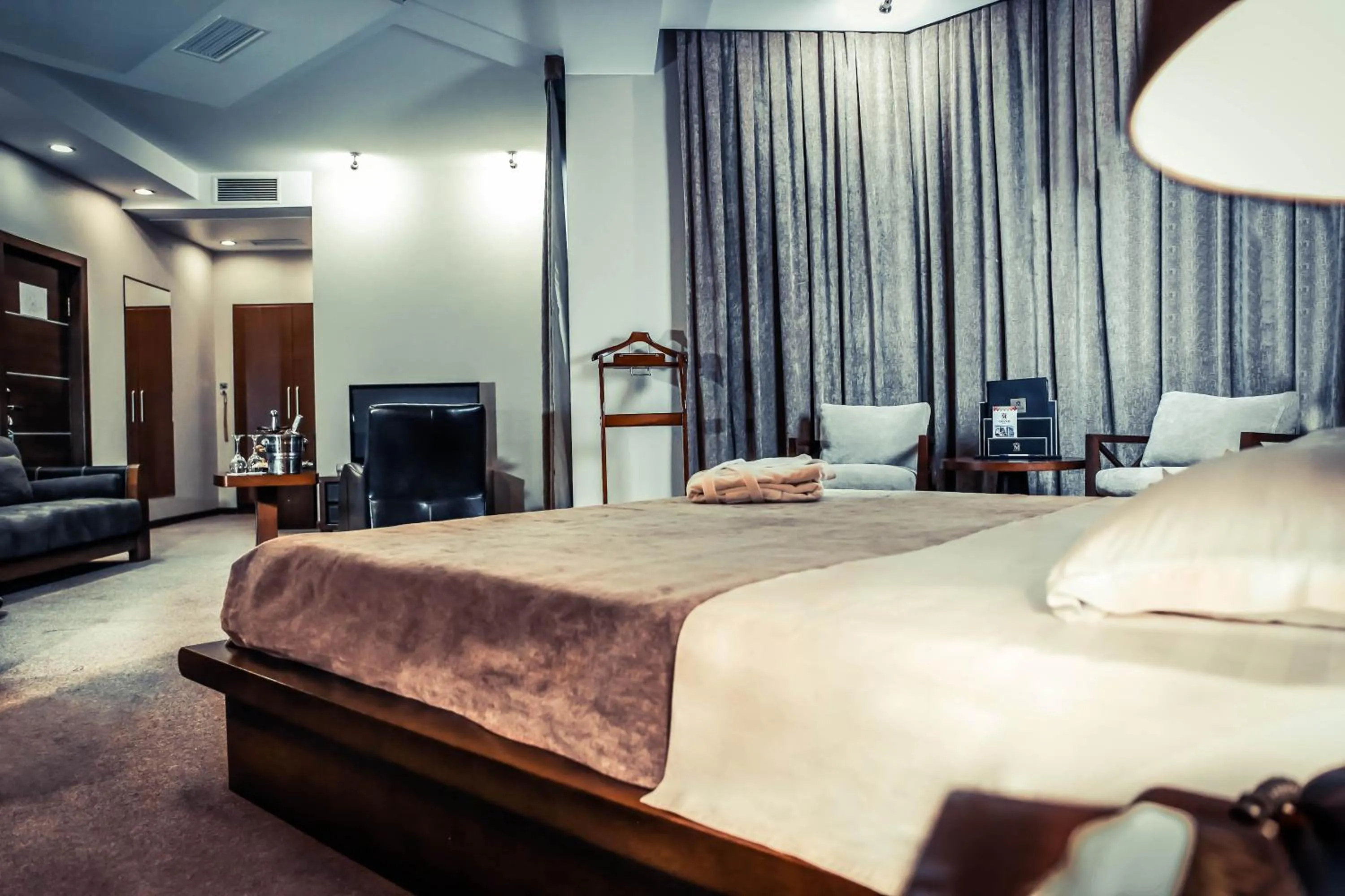 Photo of the whole room in Grand M Hotel