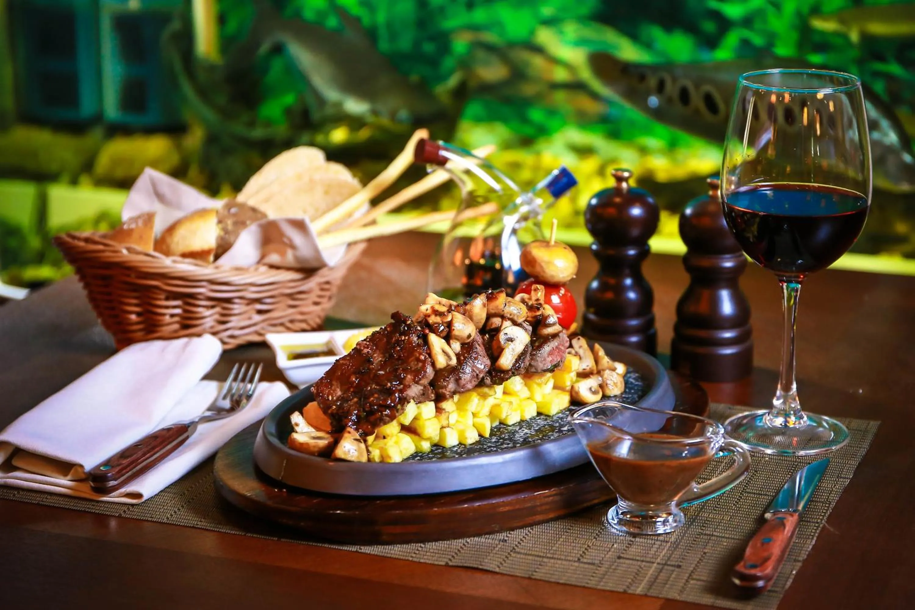 Restaurant/places to eat in Grand M Hotel