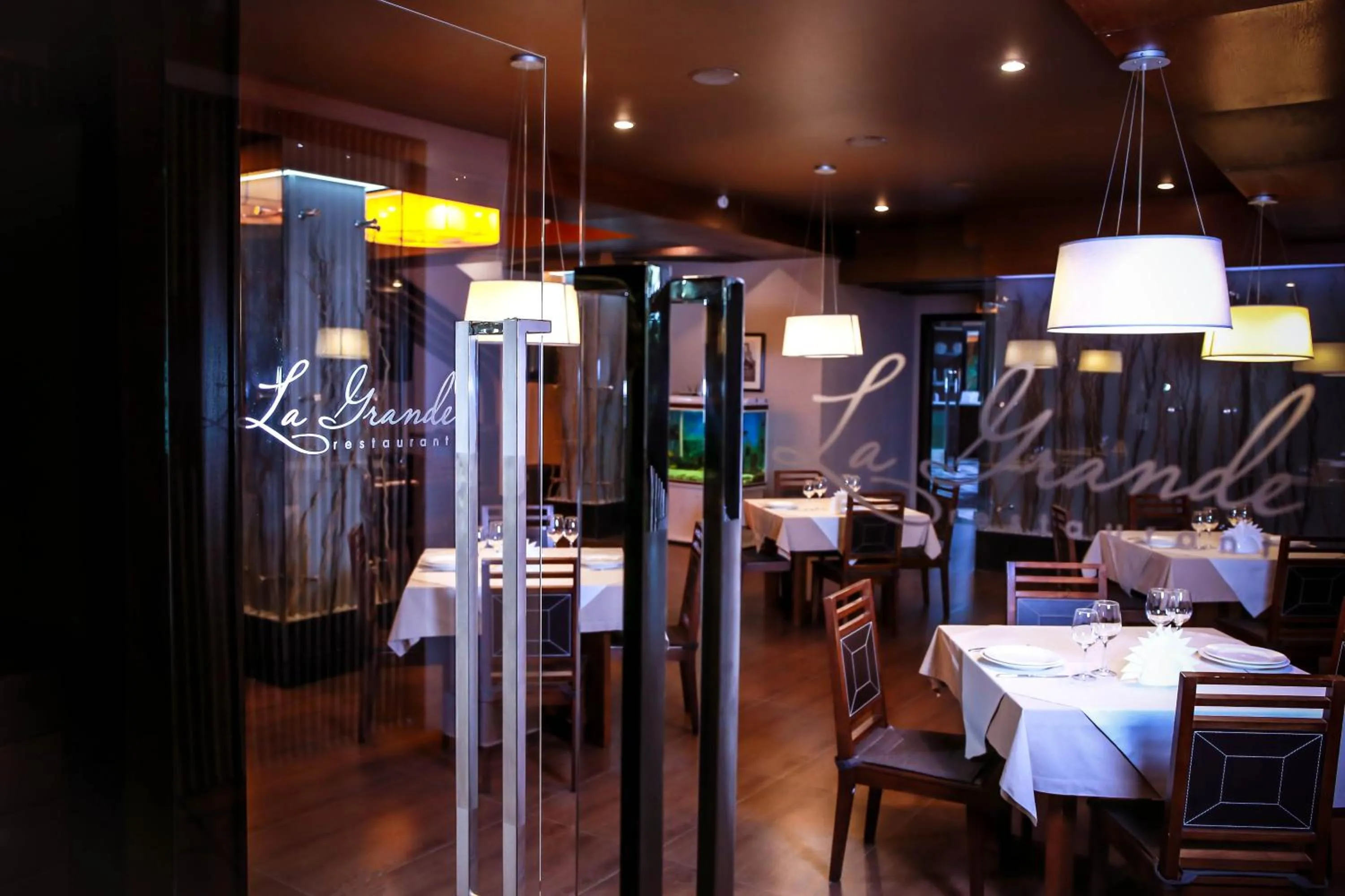 Restaurant/places to eat in Grand M Hotel