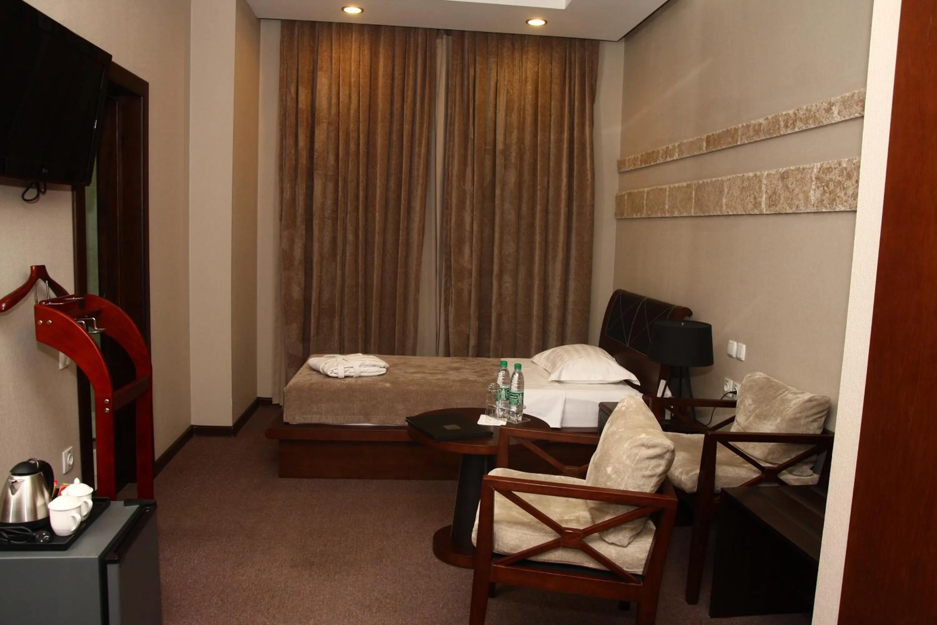 Photo of the whole room in Grand M Hotel